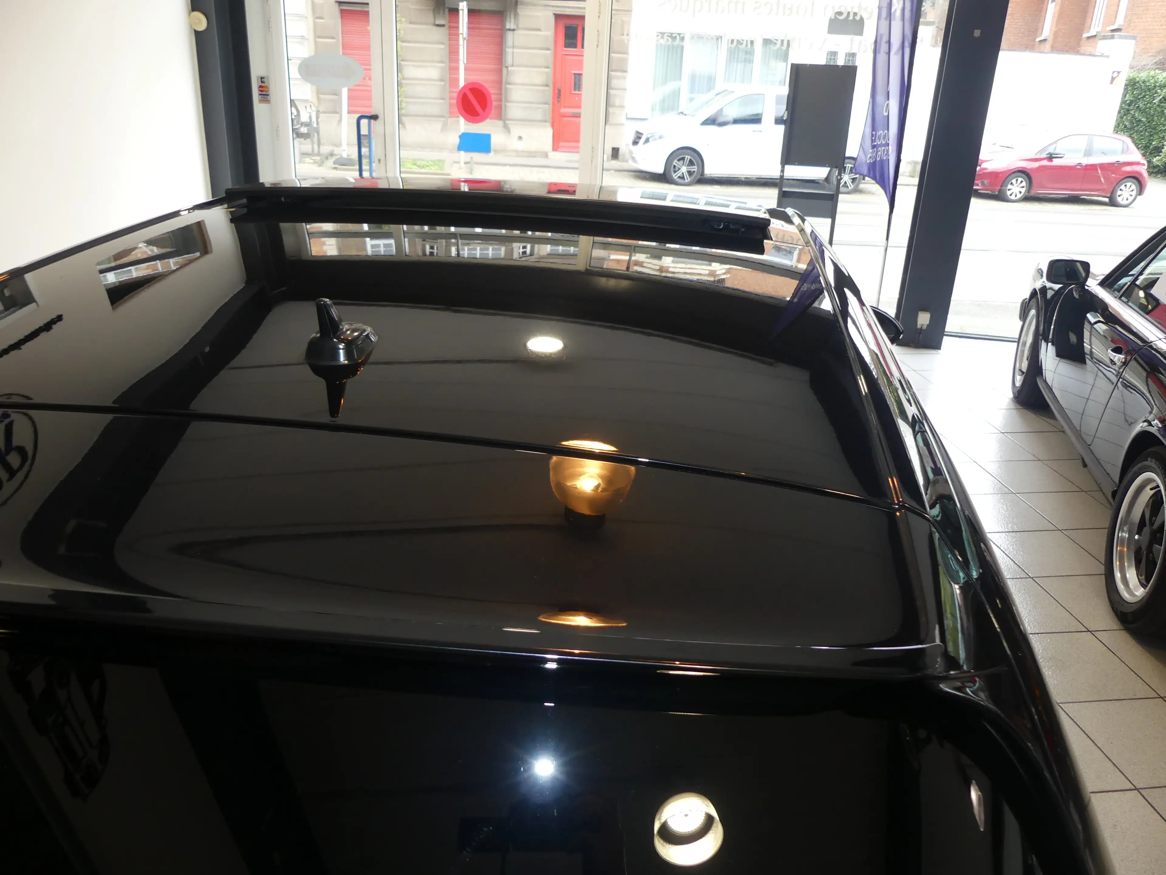Volkswagen Golf R — photo 12