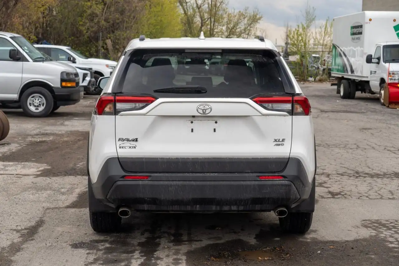 Toyota RAV 4 снимка Toyota RAV 4