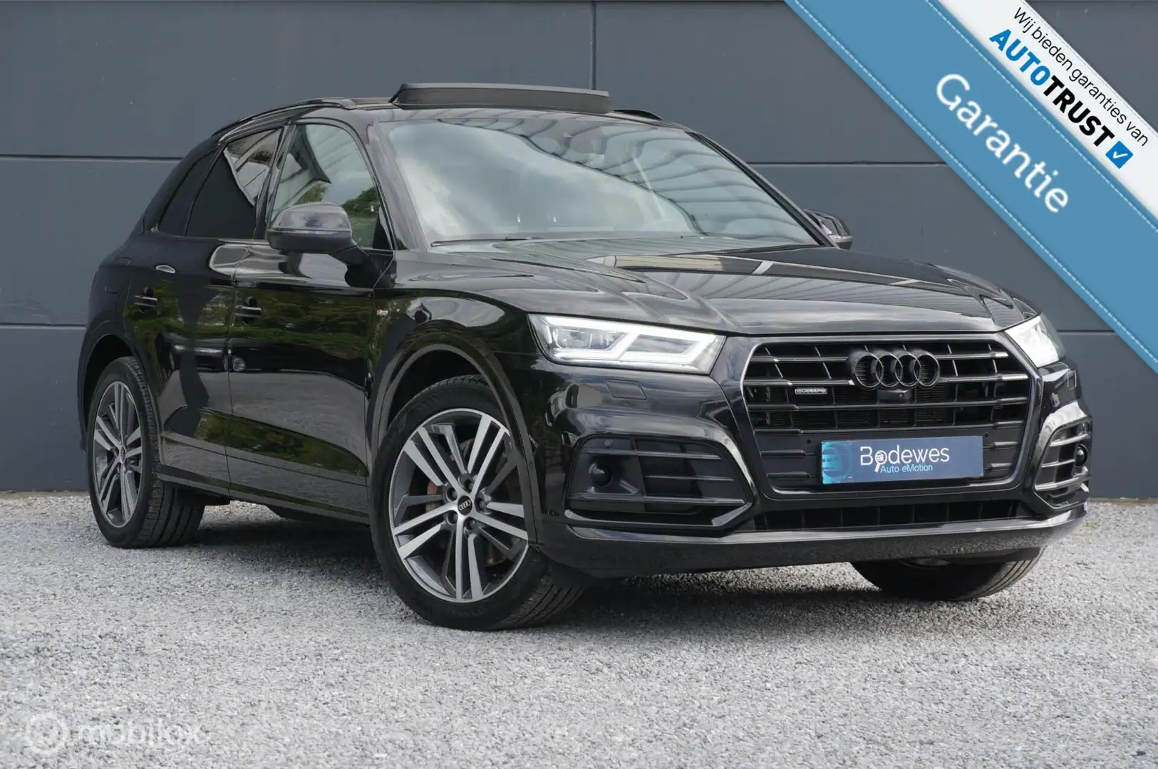 Audi Q5 55 TFSI e Quattro S Line Competition Apple/Android Schwarz - 1