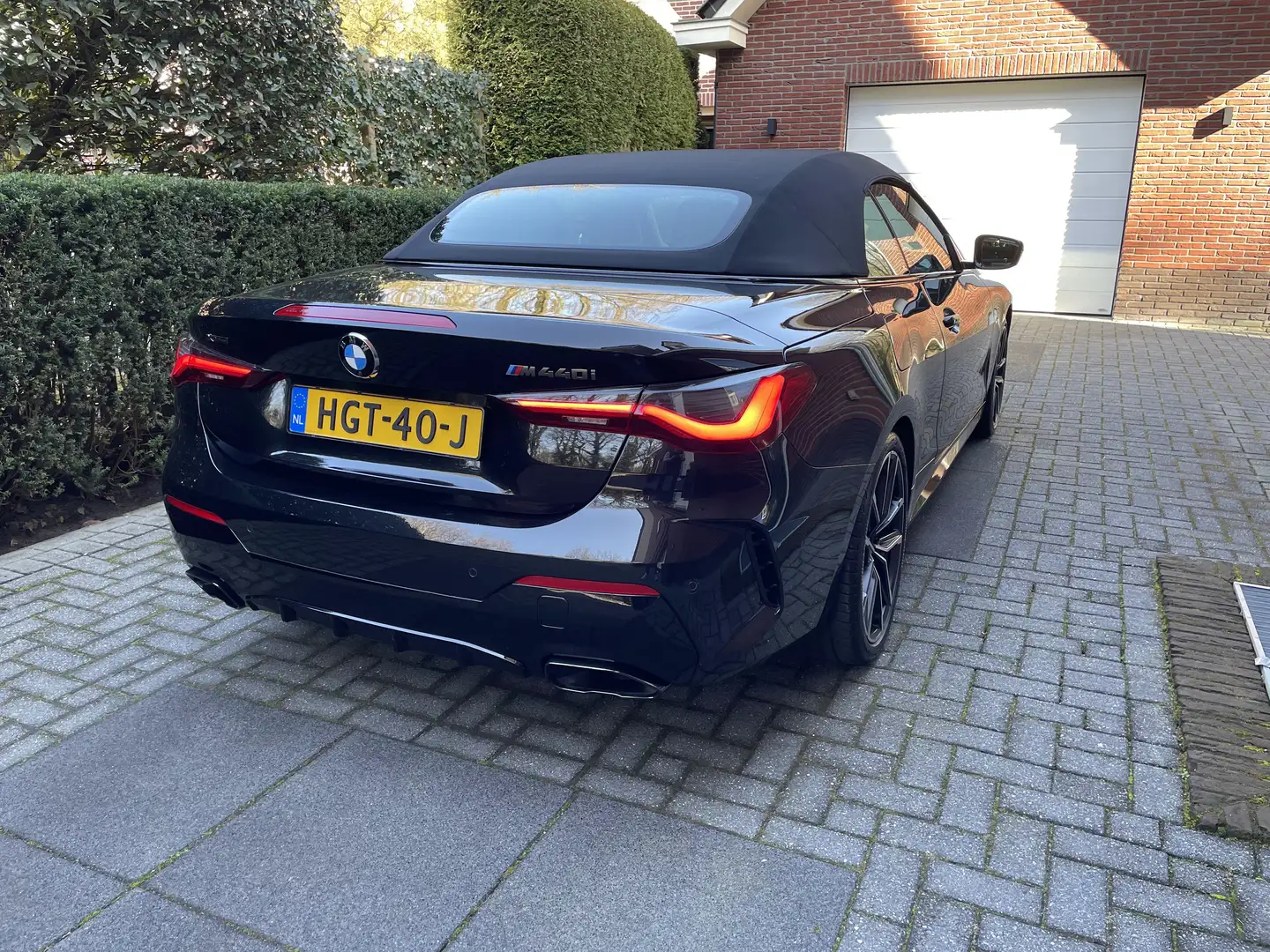 BMW 440 BMW M440i Cabrio xDrive High Exe Zwart - 2