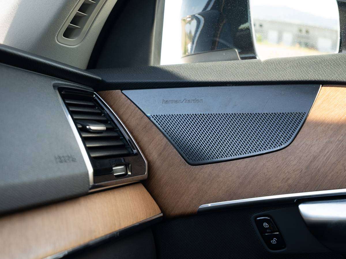 2022 Volvo XC90 MOMENTUM thumb 10