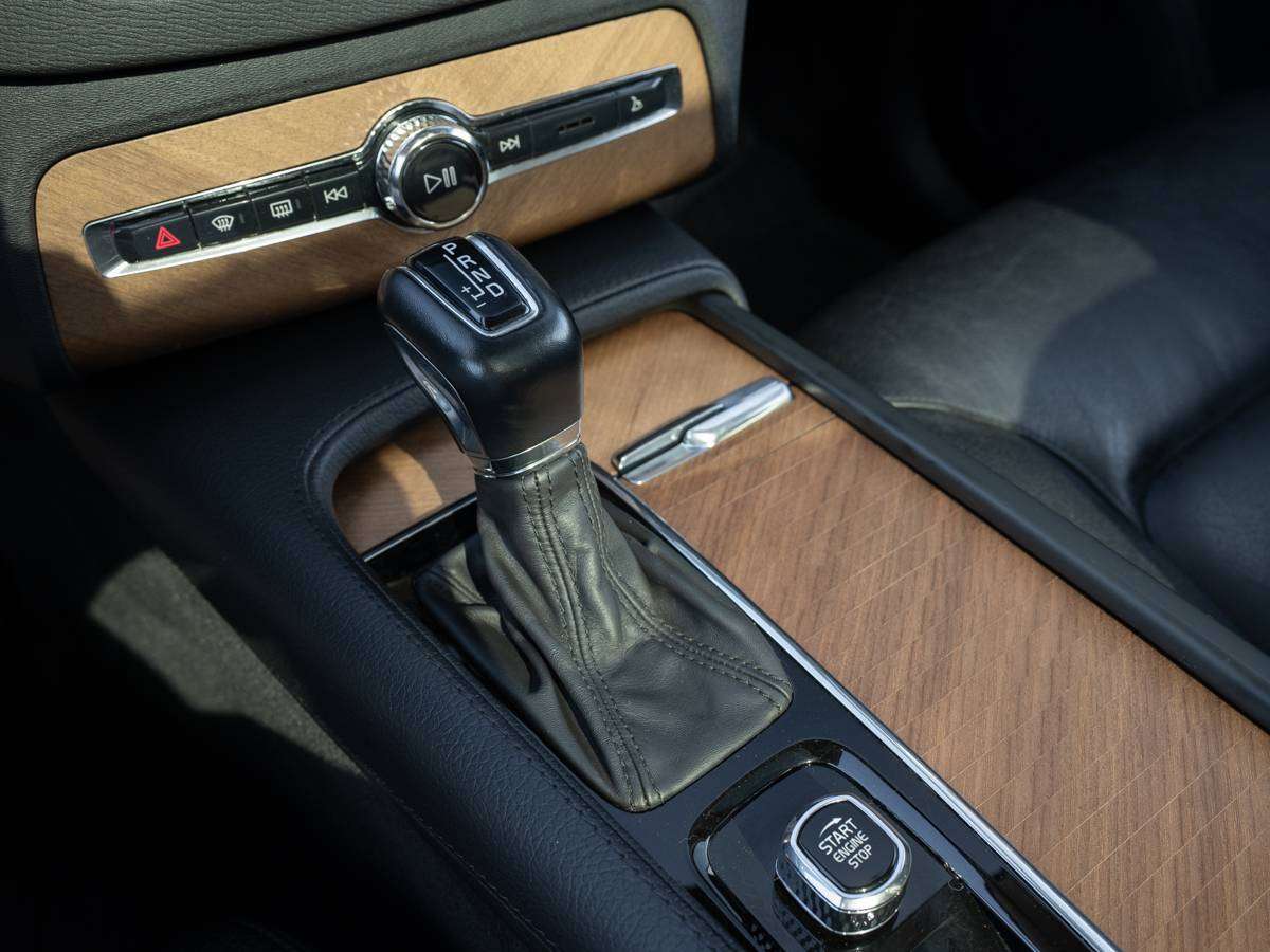 2022 Volvo XC90 MOMENTUM thumb 16