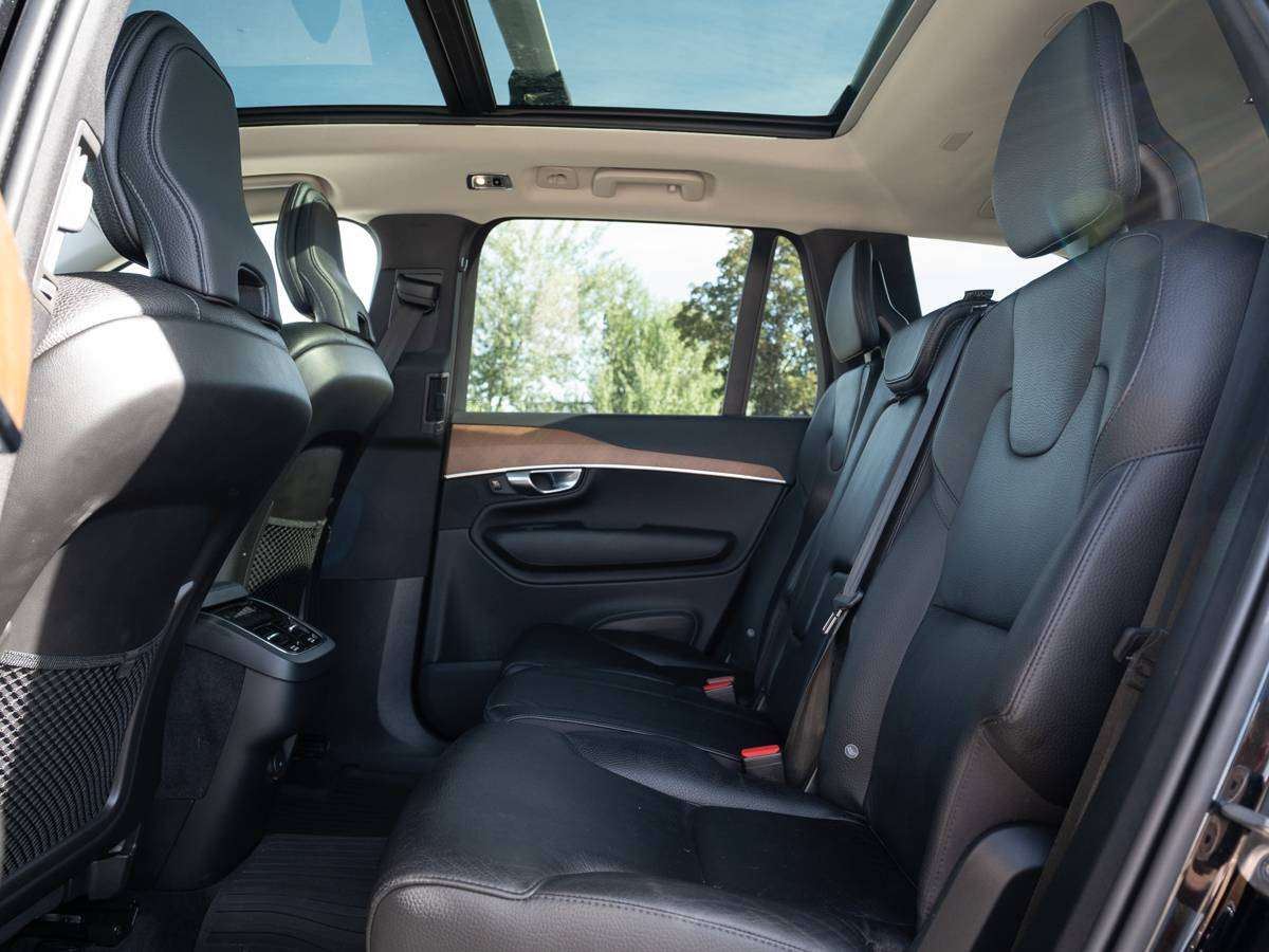 2022 Volvo XC90 MOMENTUM thumb 9