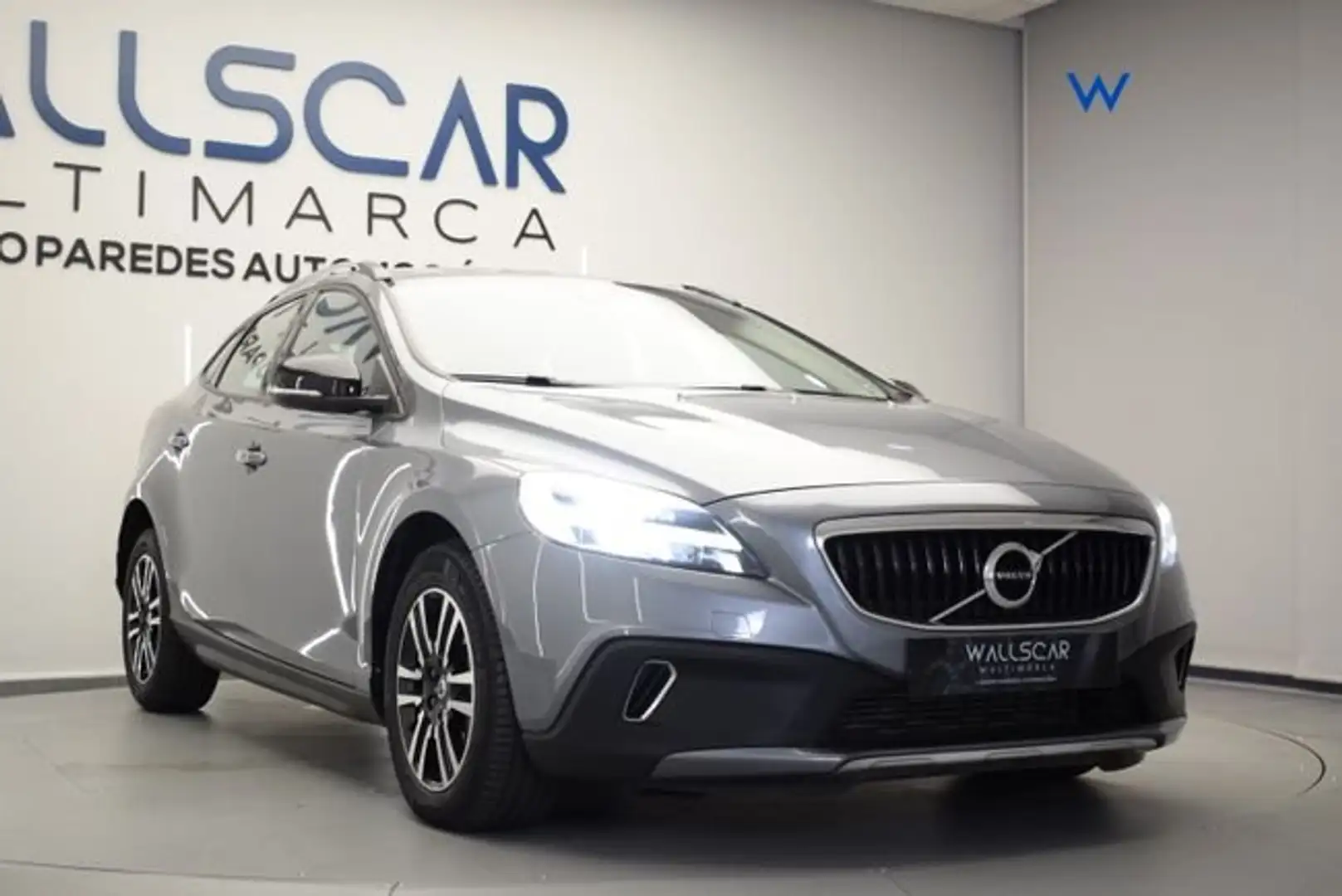 Volvo V40 2.0 D2 Cross Country Auto Gris - 1