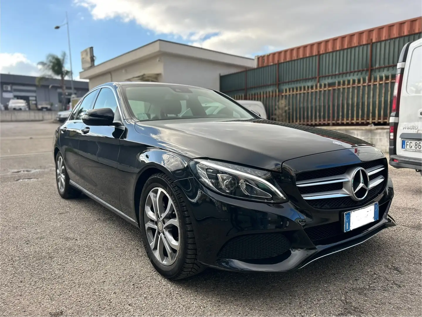 Mercedes-Benz C 220 Classe C-W205 2016 Berlina d Premium Plus Nero - 2