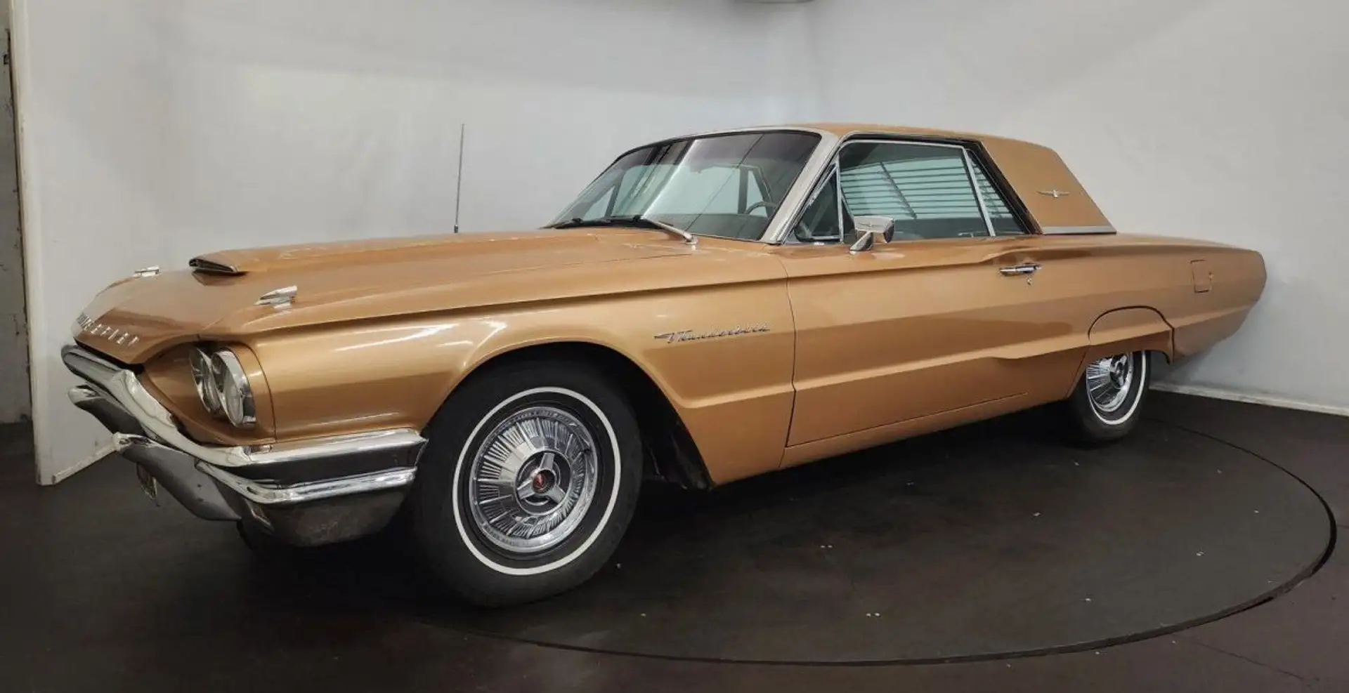 Ford Thunderbird - 2