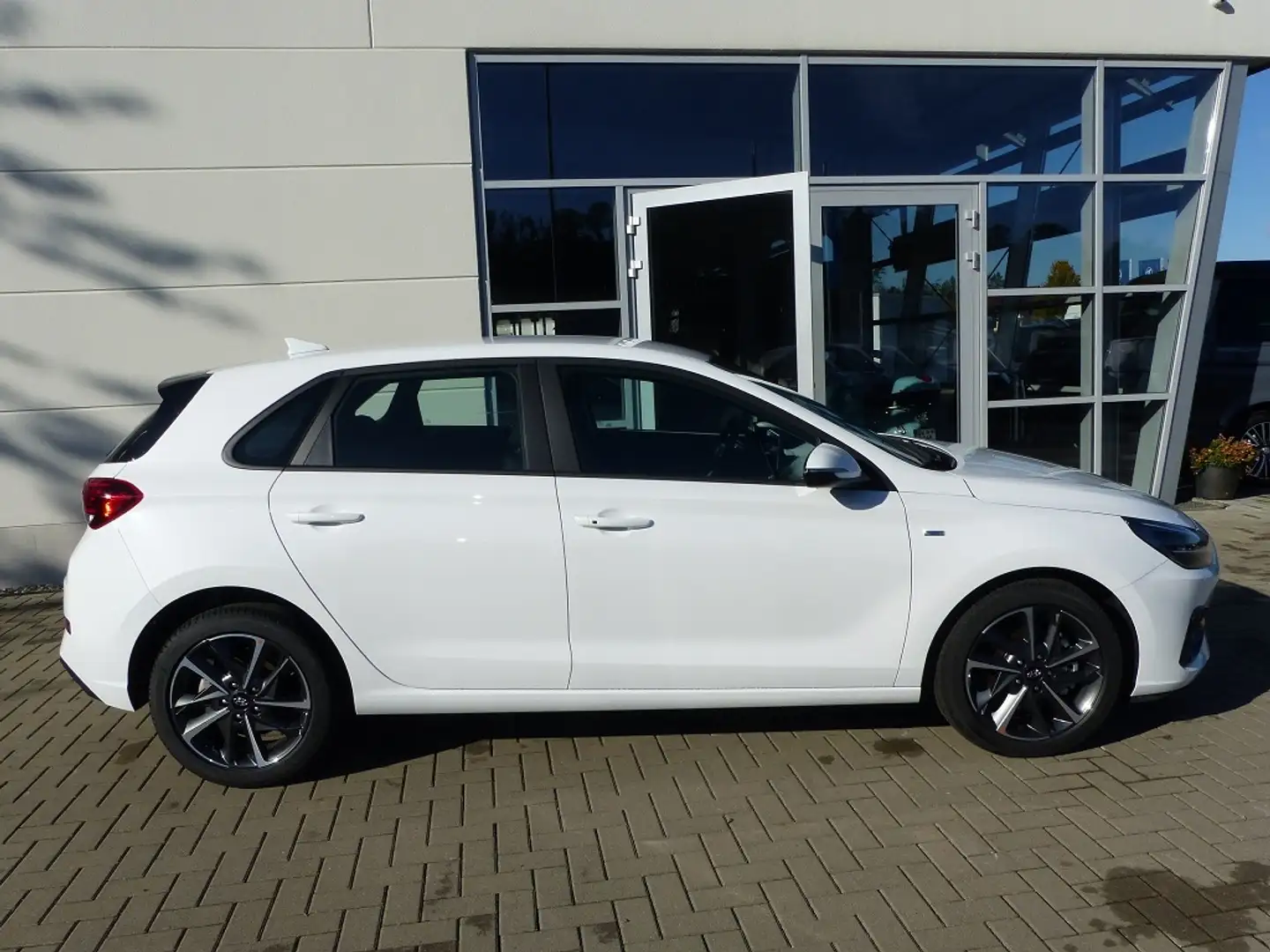 Hyundai i30 FL MJ23 1.5 Benzin Turbo 7-DCT 48V Trend, LED-Pak Bianco - 2