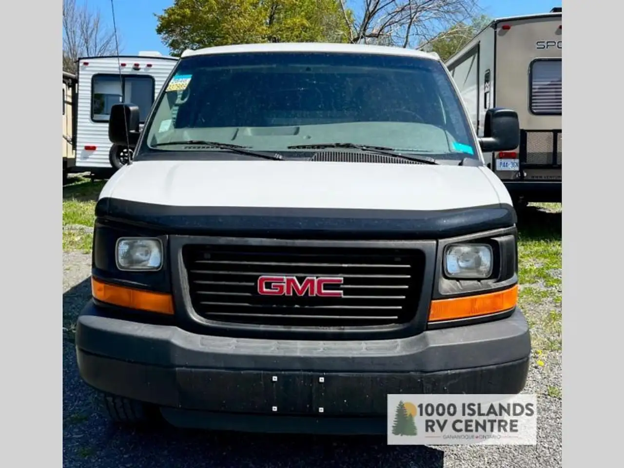 GMC Savana снимка GMC Savana