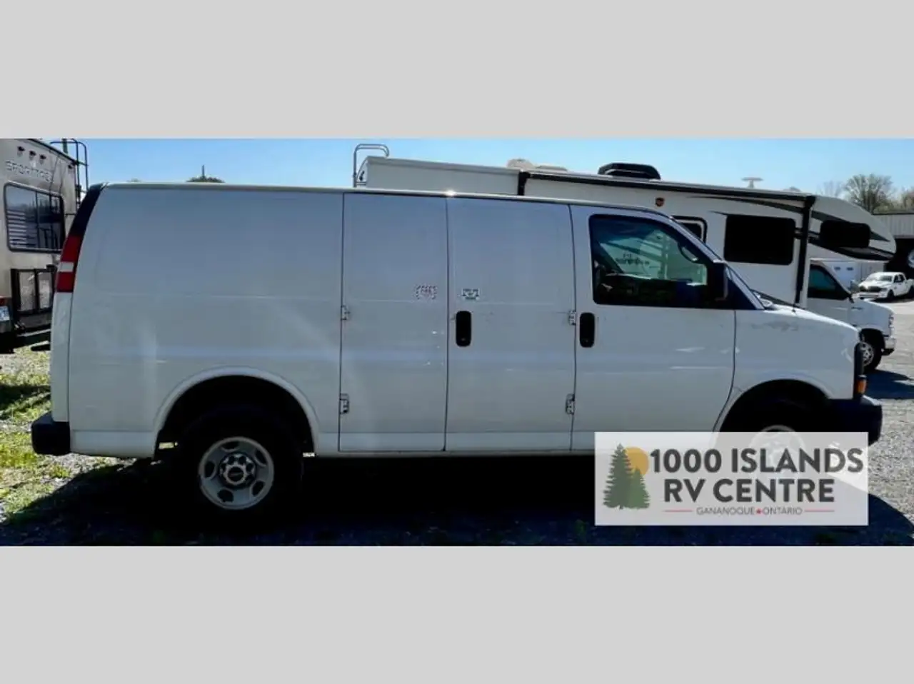 GMC Savana снимка GMC Savana