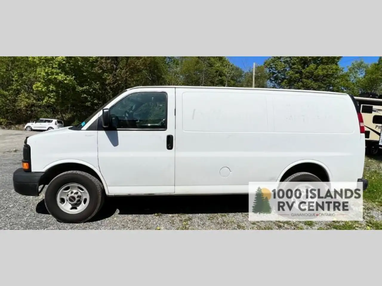 GMC Savana снимка GMC Savana