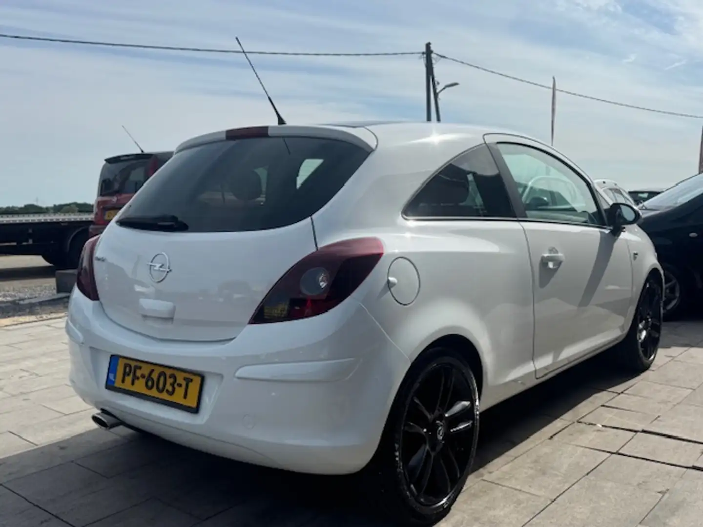 Opel Corsa 1.2-16V Color Edition SPORT !! Wit - 2