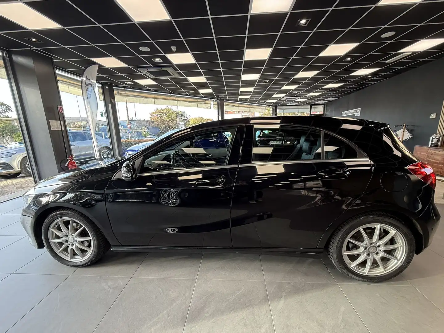 Mercedes-Benz A 180 A 180 d Automatic Sport - 2