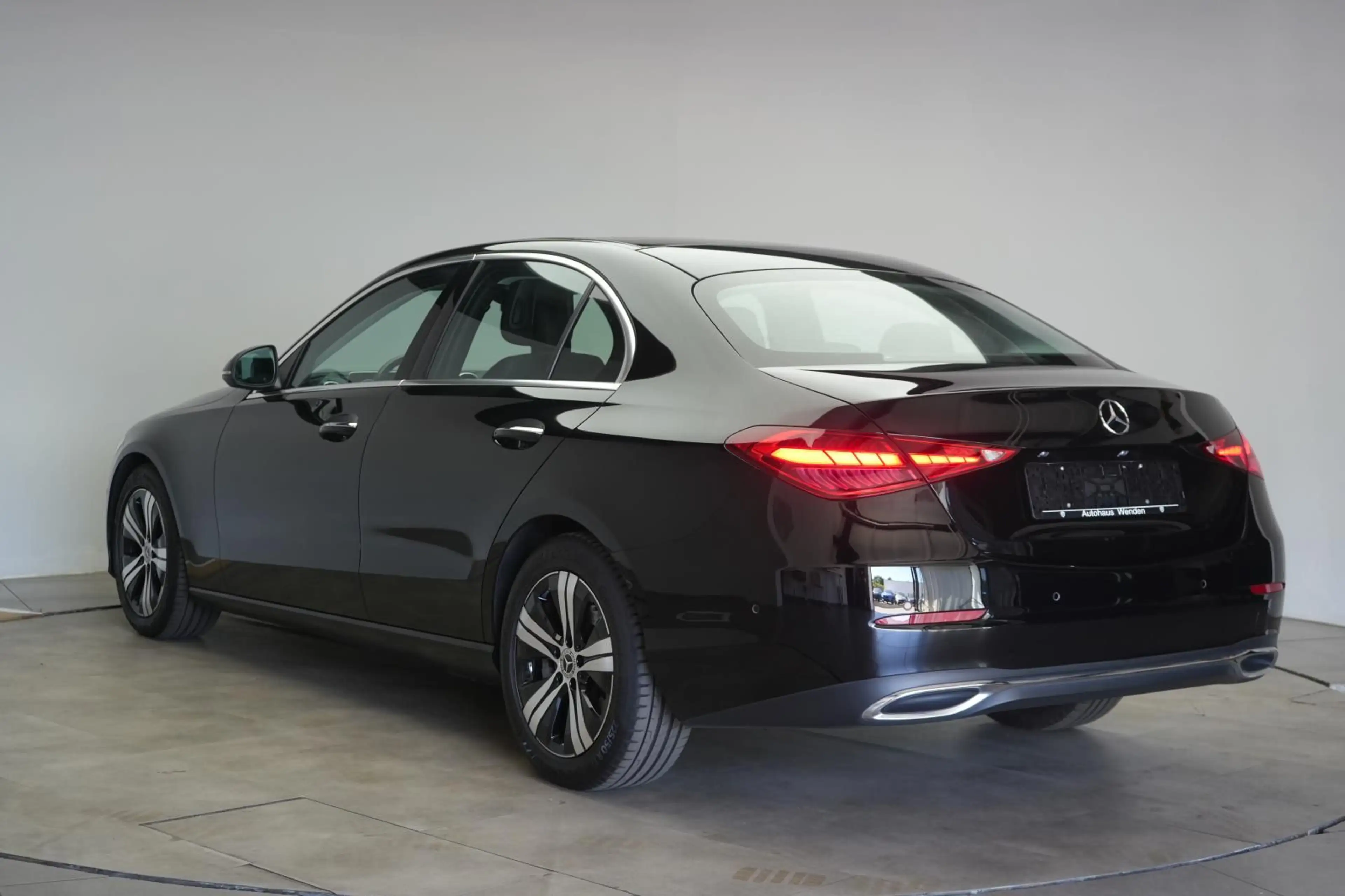 Mercedes-Benz C 300 d 9G-Tronic 4Matic Avantgarde — photo 6