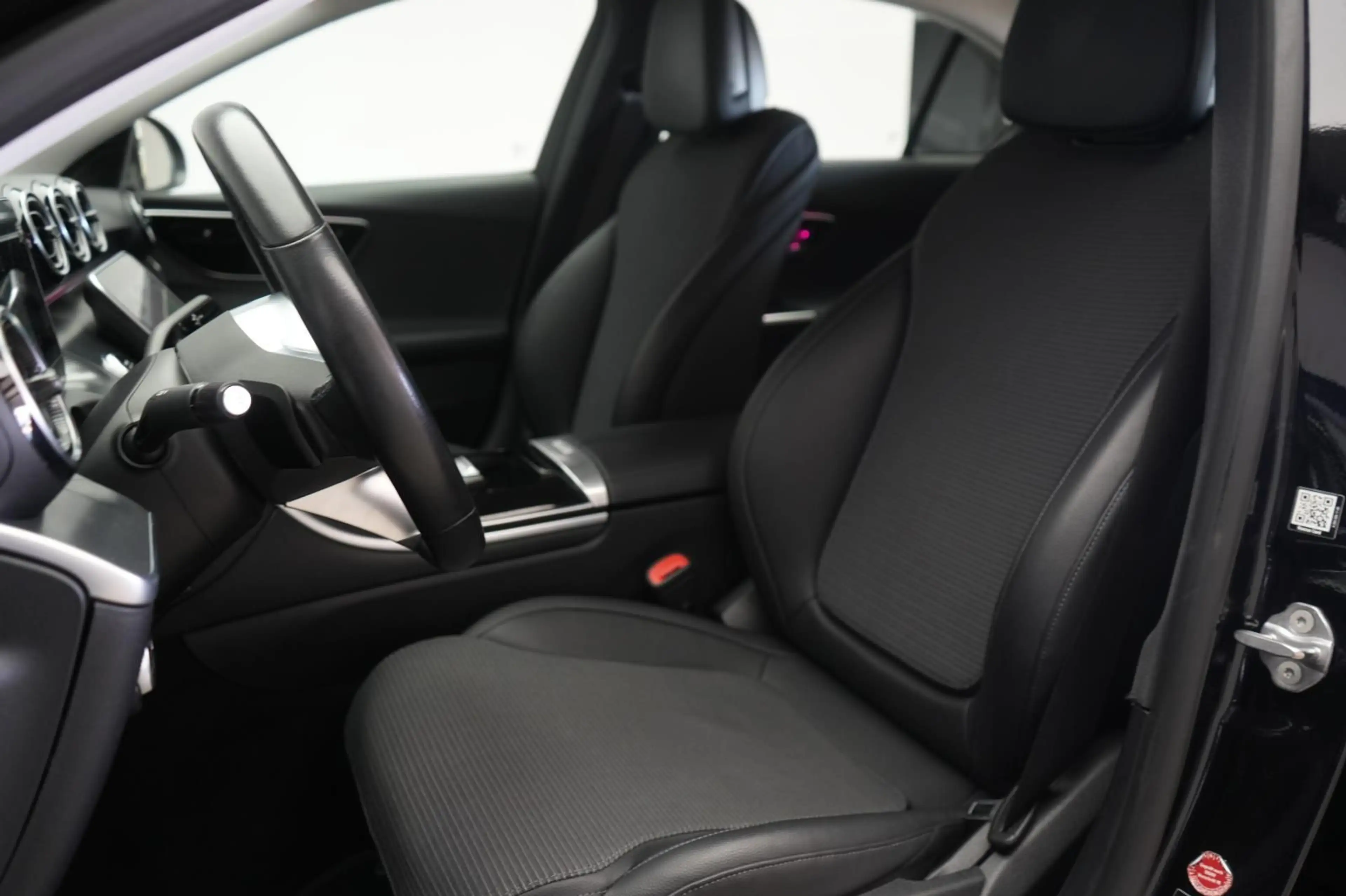 Mercedes-Benz C 300 d 9G-Tronic 4Matic Avantgarde — photo 13