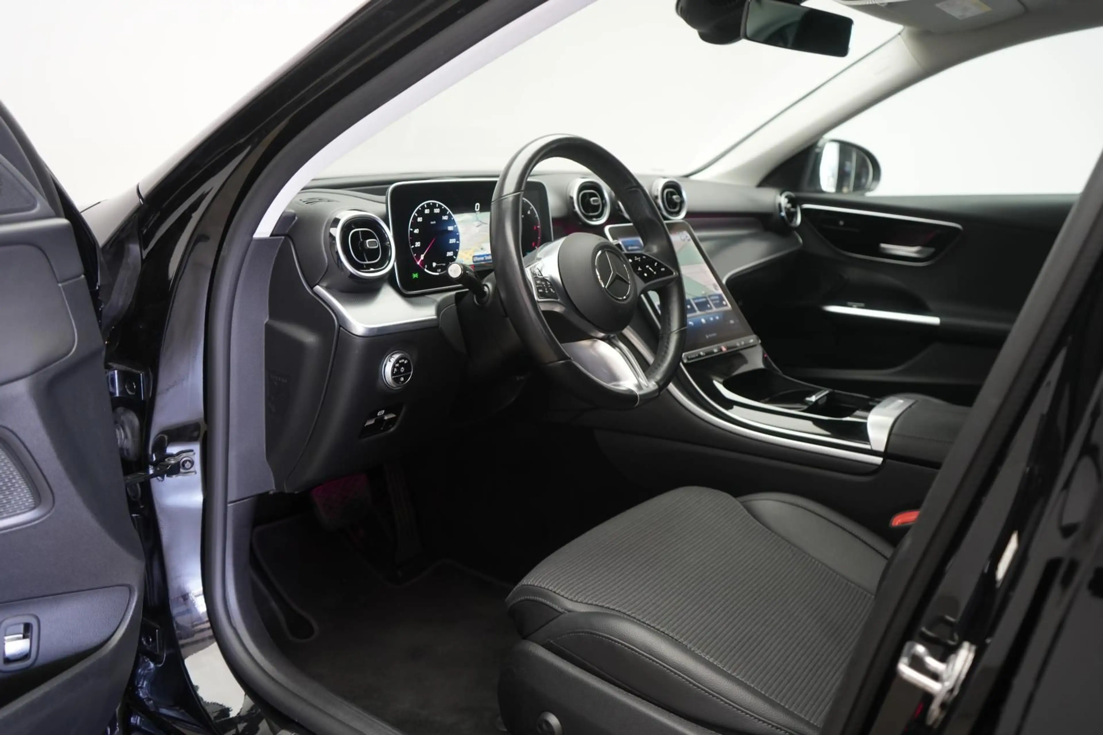 Mercedes-Benz C 300 d 9G-Tronic 4Matic Avantgarde — photo 12