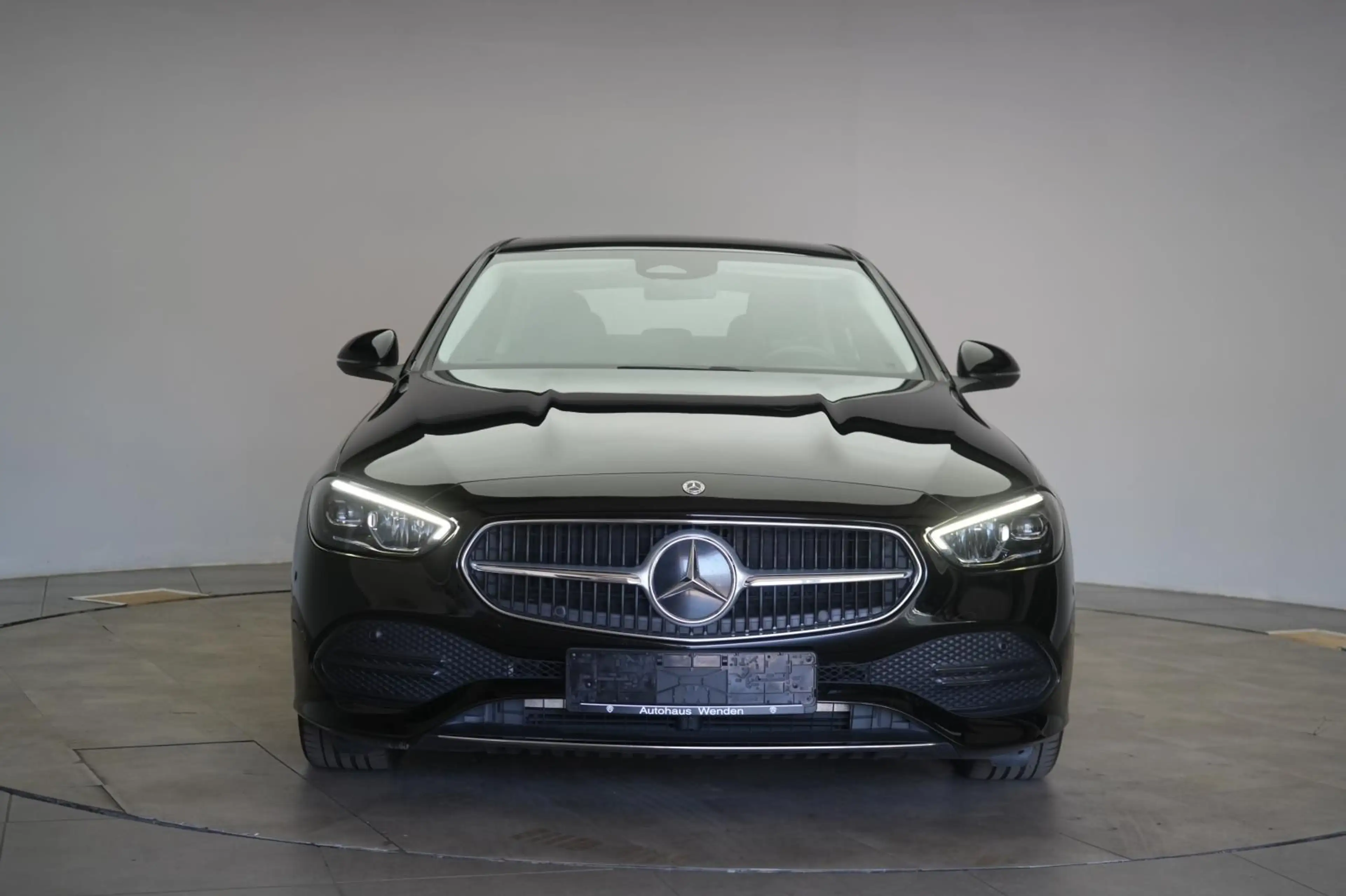 Mercedes-Benz C 300 d 9G-Tronic 4Matic Avantgarde — photo 2