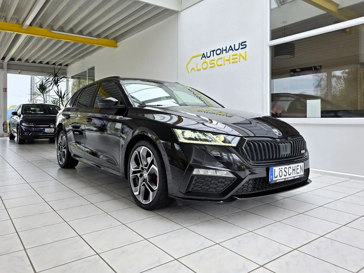 Skoda Octavia Combi RS Plus 4x4 Panorama AHK Чёрный - 1