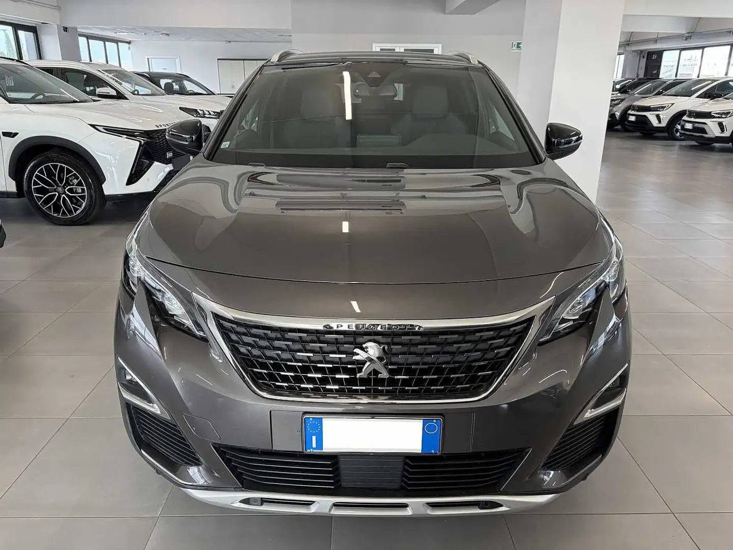 Peugeot 3008 1.5 BlueHDi 130 CV EAT8 GT Line Grijs - 2
