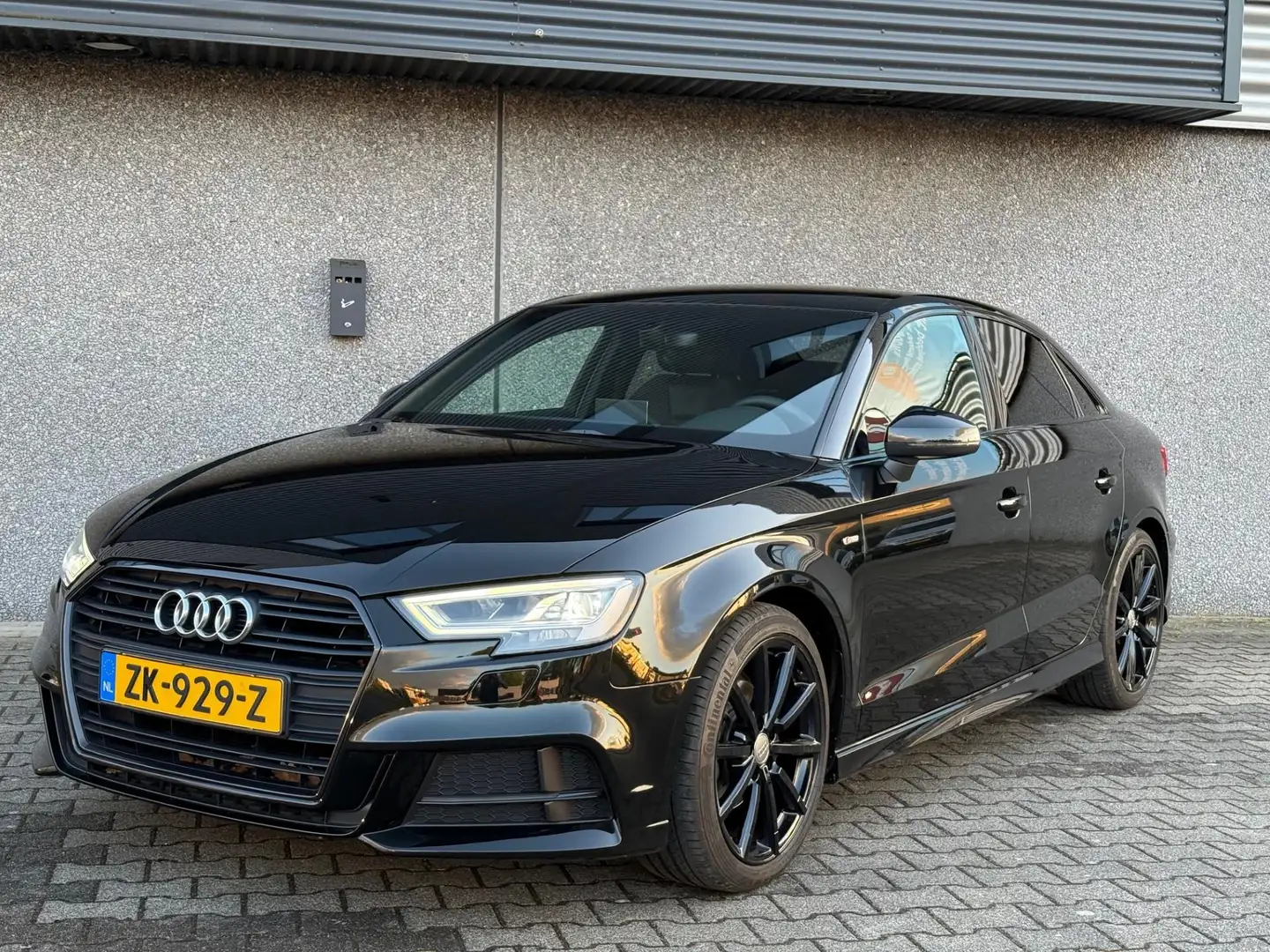 Audi A3 Limousine 30 TFSI S-line Xenon Org-Nl Dealer Noir - 2