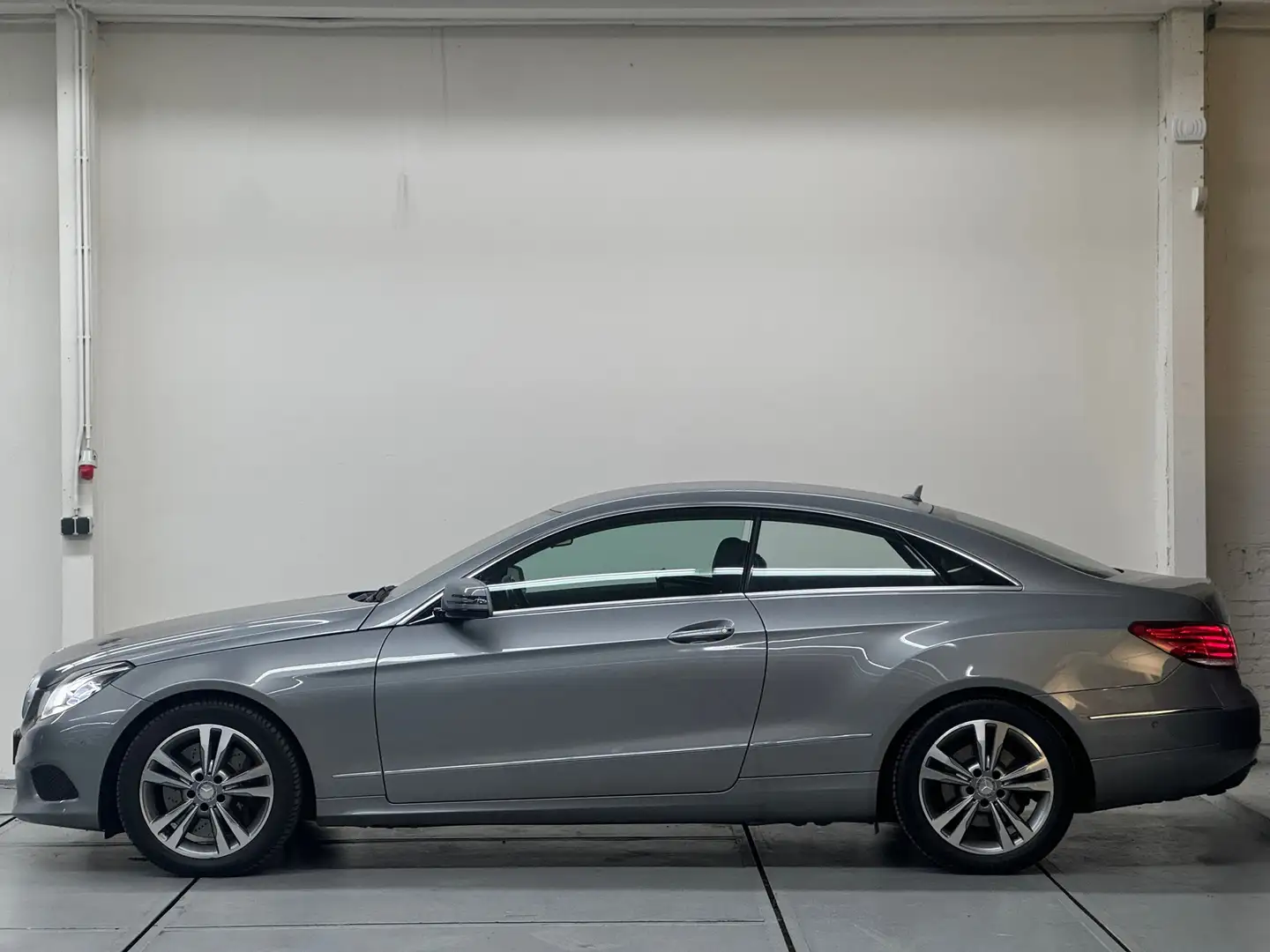 Mercedes-Benz E 320 Coupé Ambition Nieuwe APK Grey - 2