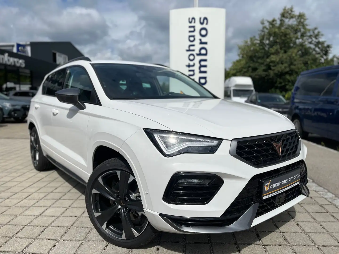 CUPRA Ateca 2.0 190PS 4Drive*ACC*AHK*Navi*RFK*19Z Weiß - 1