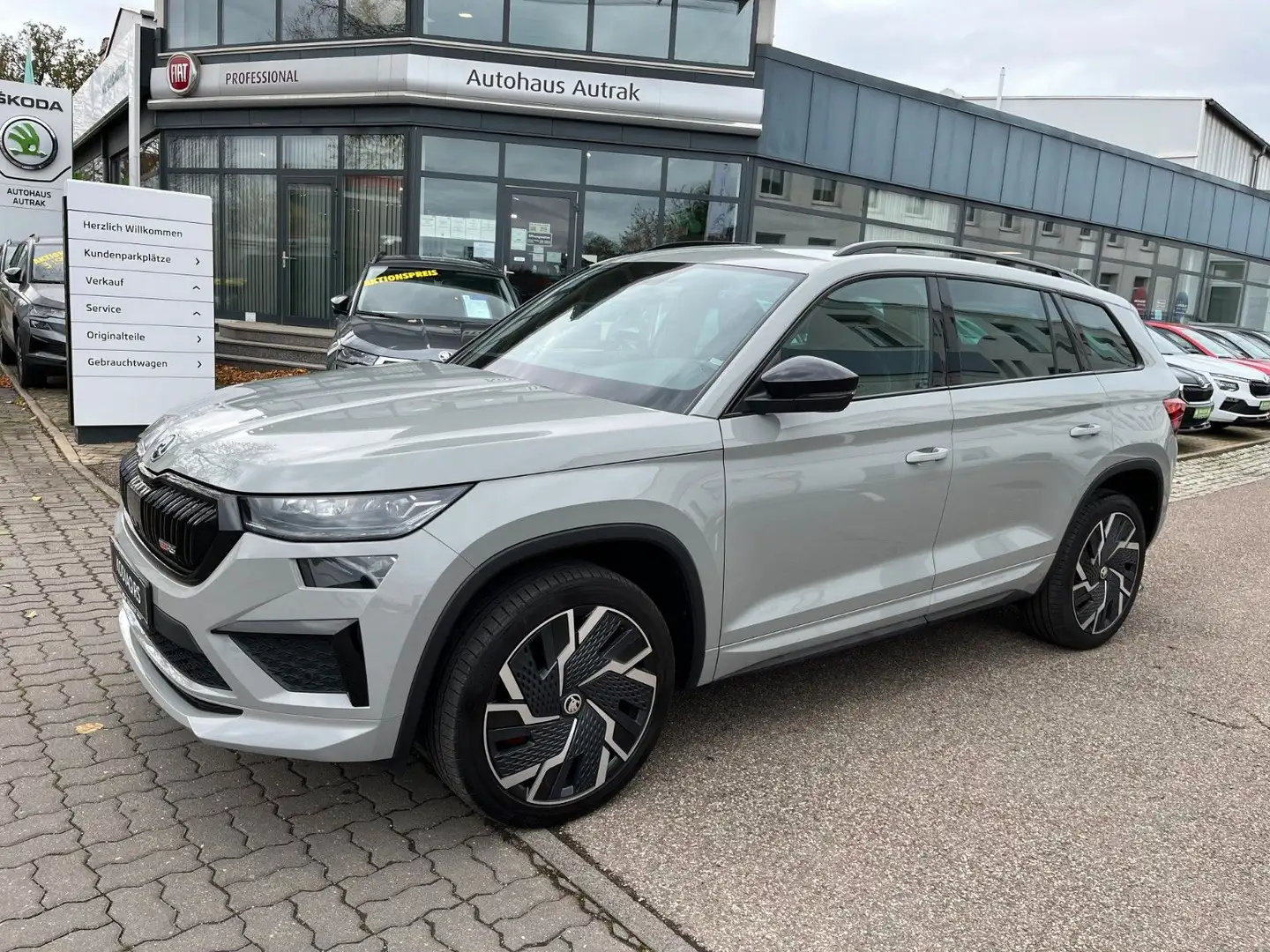 Skoda Kodiaq FL RS 4x4 2.0 TSI 180 kW 1. Hand Grau - 1