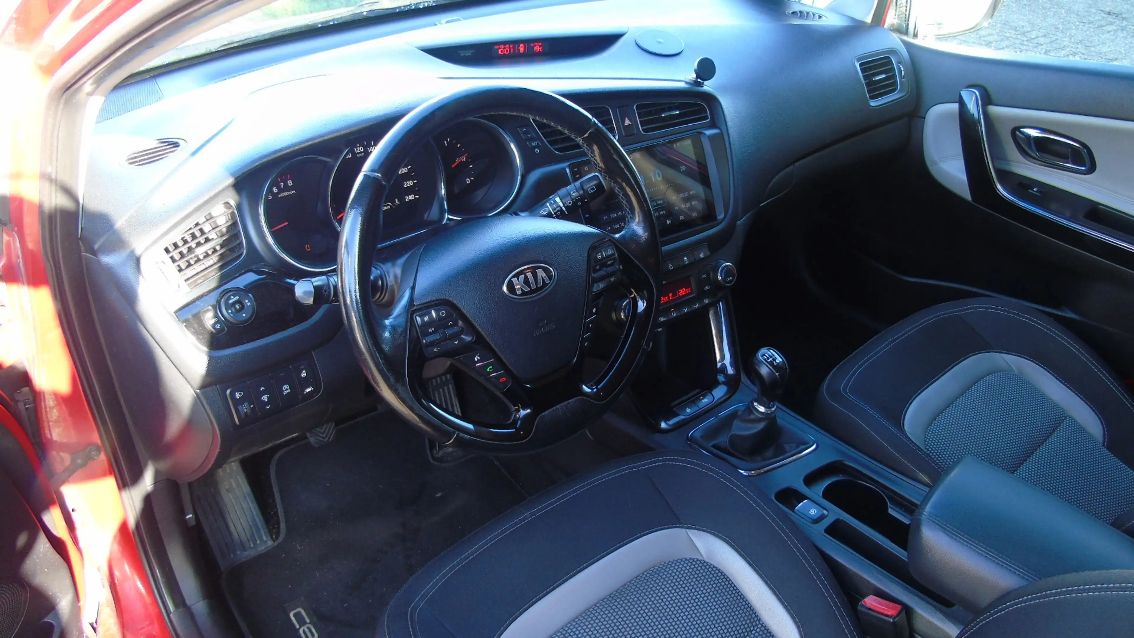 Kia Ceed / cee'd 1.6 GDI Super Pack Premium — photo 10