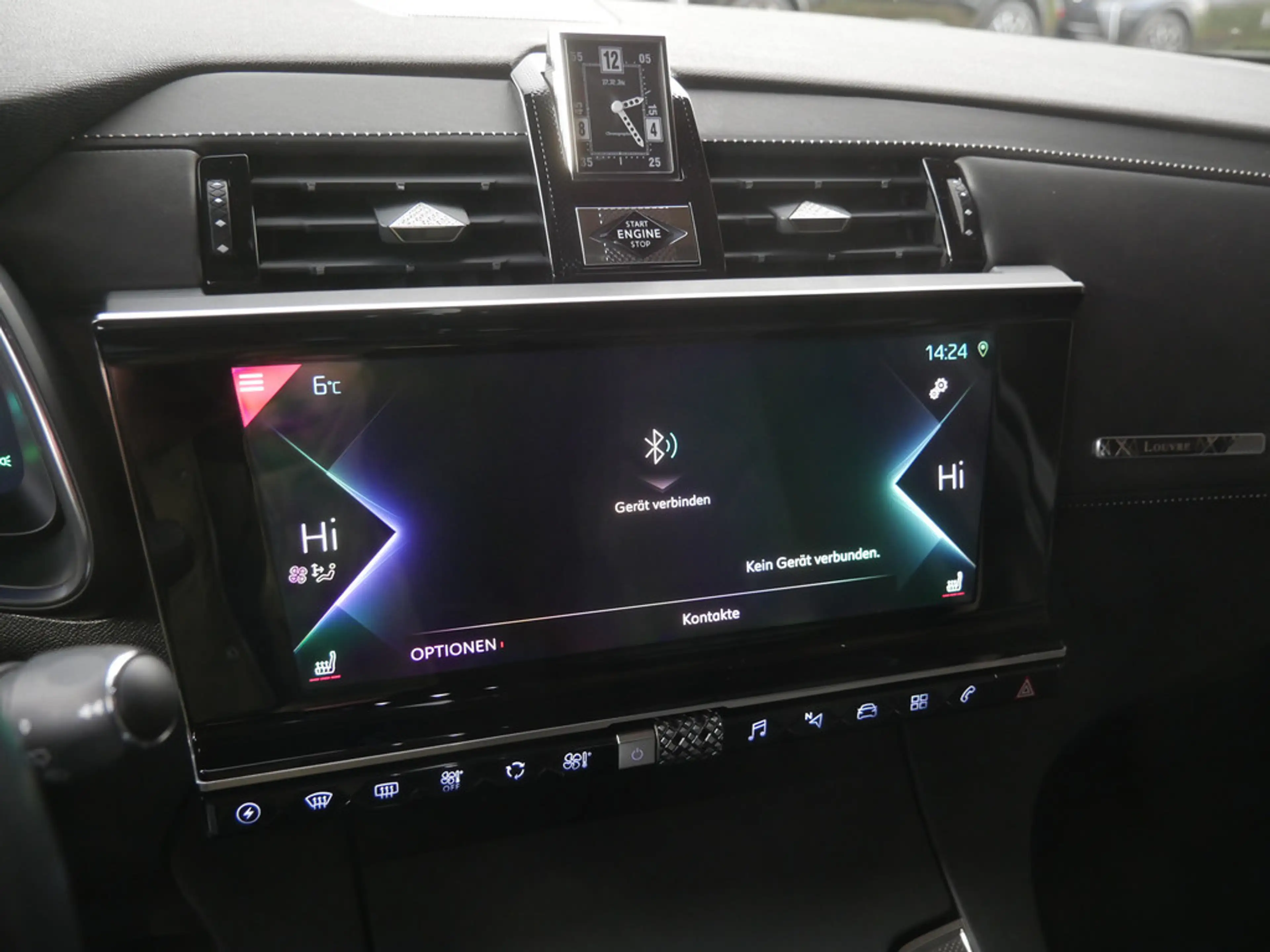 DS Automobiles DS 7 Crossback E-Tense Louvre 4x4 LED PANO — photo 9