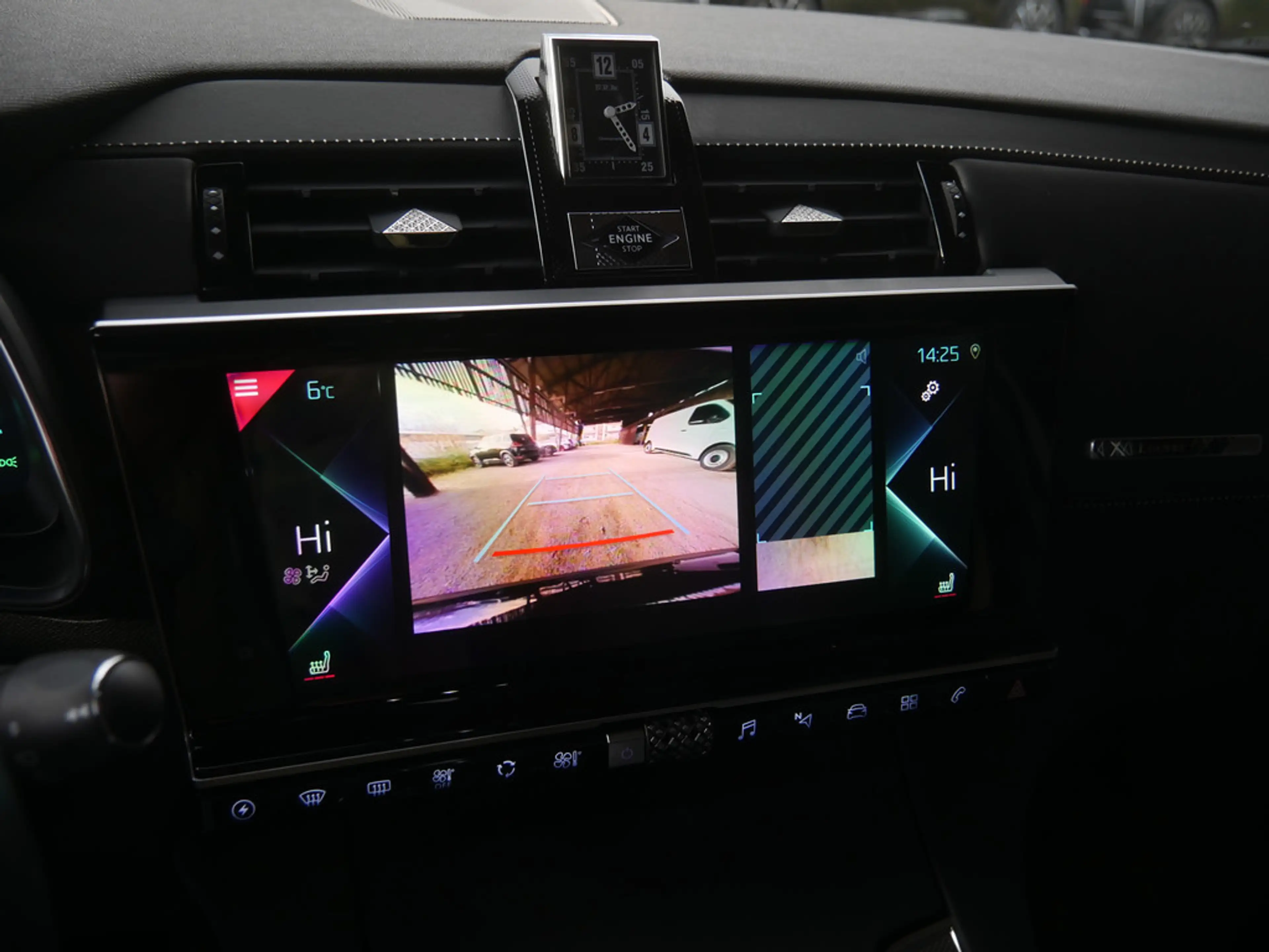 DS Automobiles DS 7 Crossback E-Tense Louvre 4x4 LED PANO — photo 10