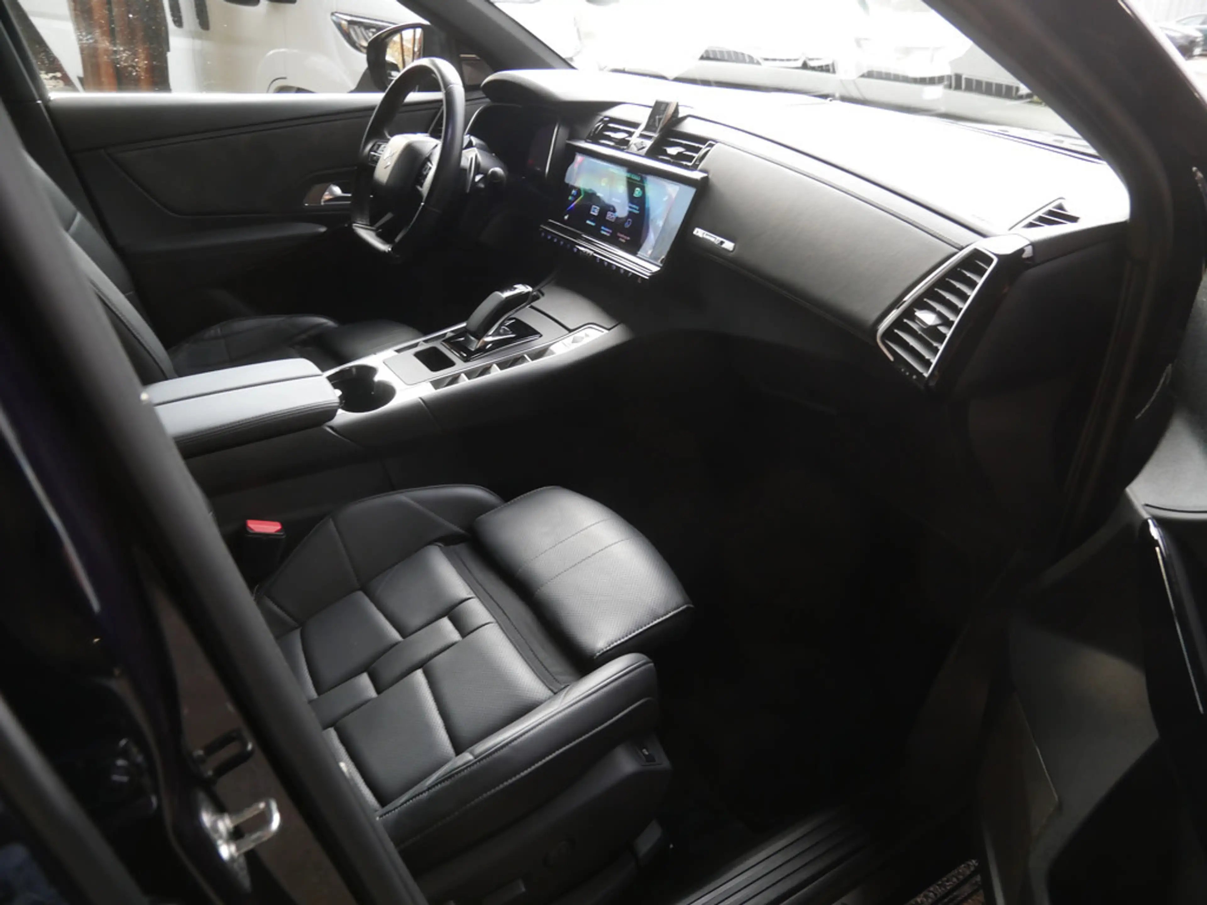 DS Automobiles DS 7 Crossback E-Tense Louvre 4x4 LED PANO — photo 3