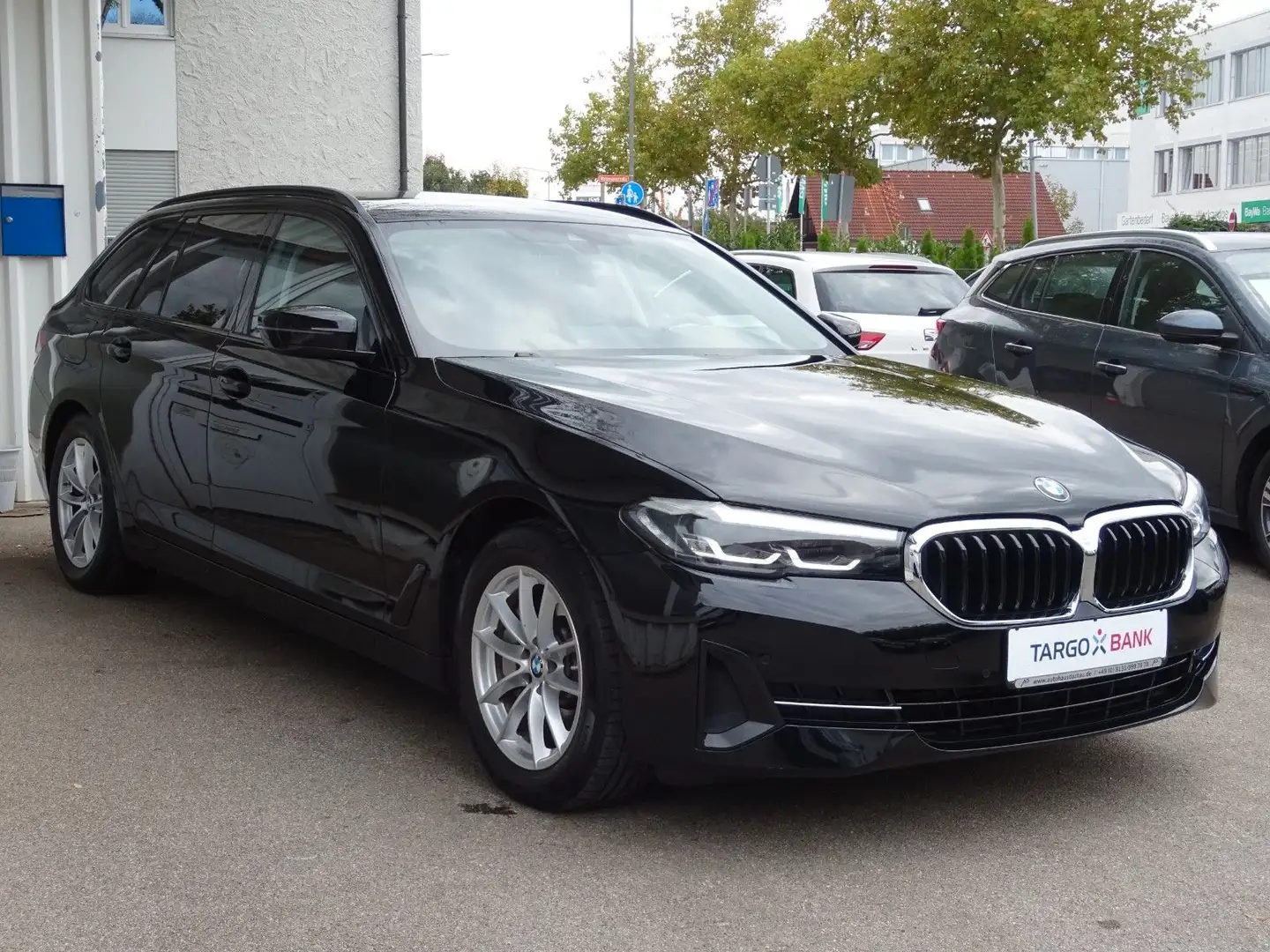 BMW 530 i Touring SAG Navi LC Pro. Leder LED Kamera Noir - 1