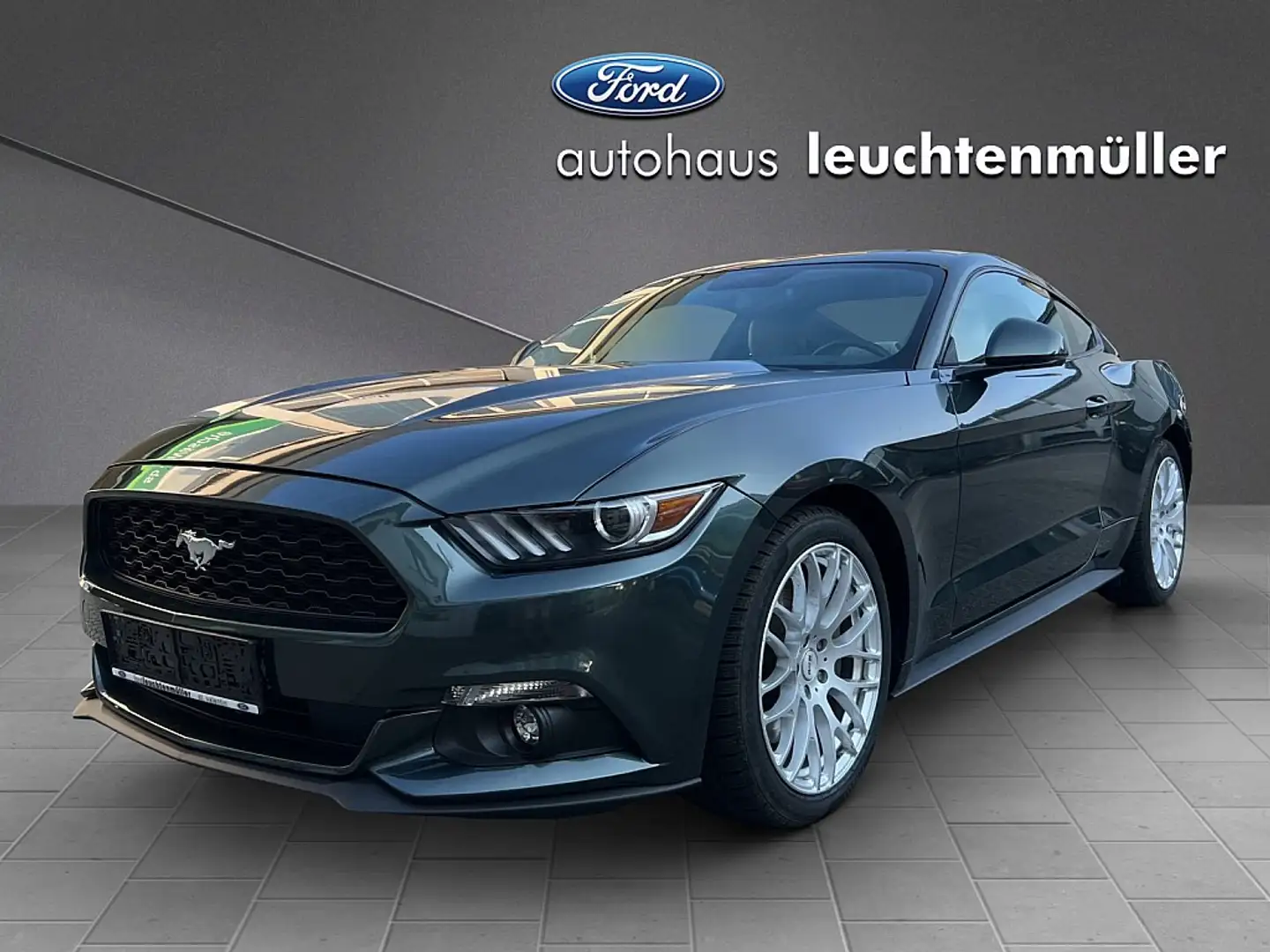 Ford Mustang 2,3 EcoBoost Verde - 1