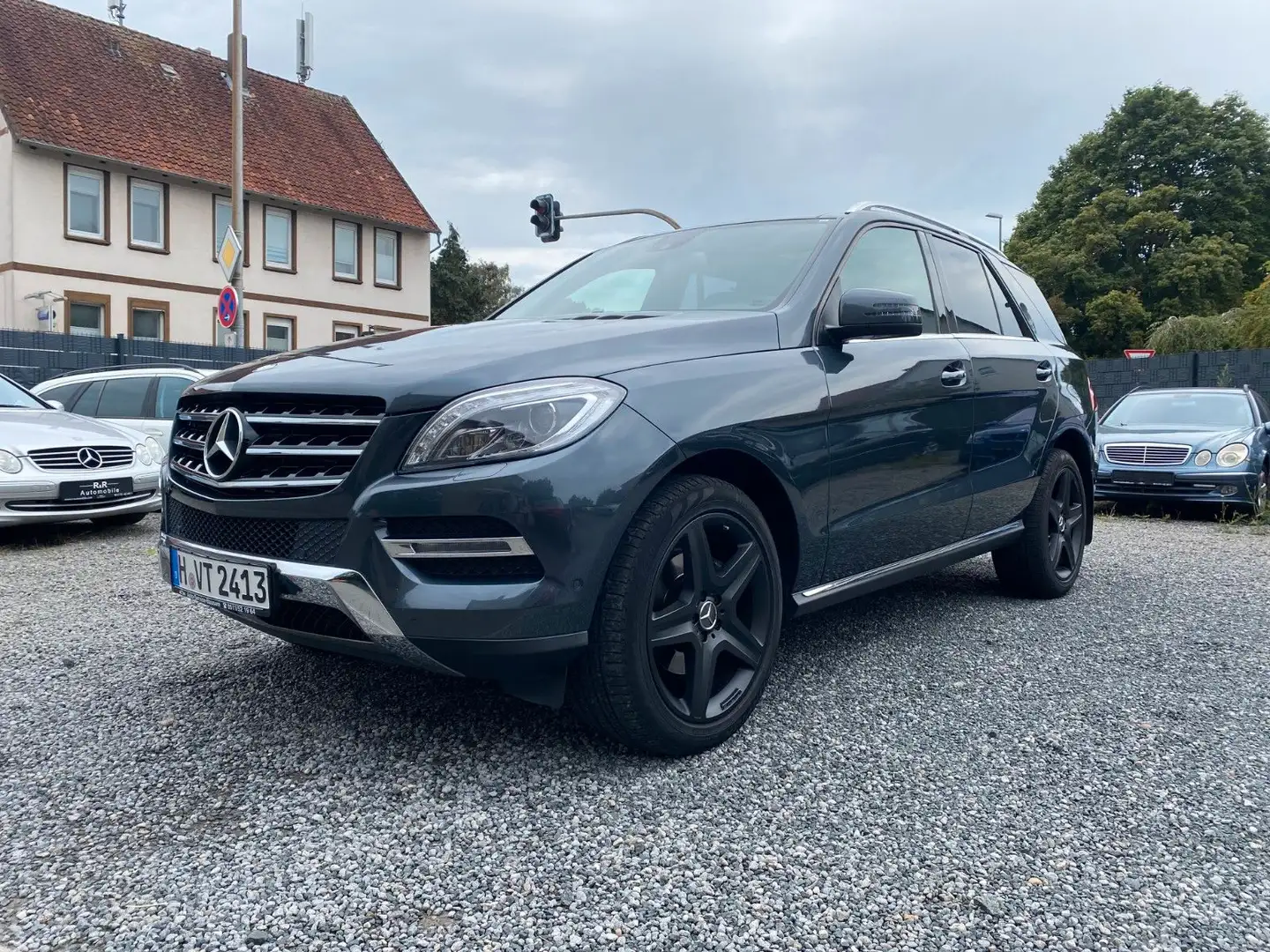 Mercedes-Benz ML 350 CDI BlueTec 2.Hd AHK Pano  Sportpaket Grau - 1