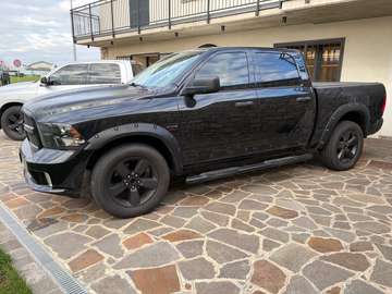 Dodge RAM 1500 HEMI 5.7 V8