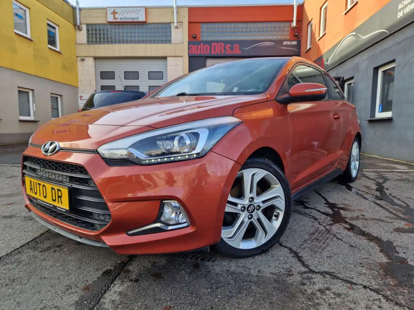 Hyundai i20 Coupe 1.4 CRDI 90 CV Garantie 12 Mois Oranje - 1