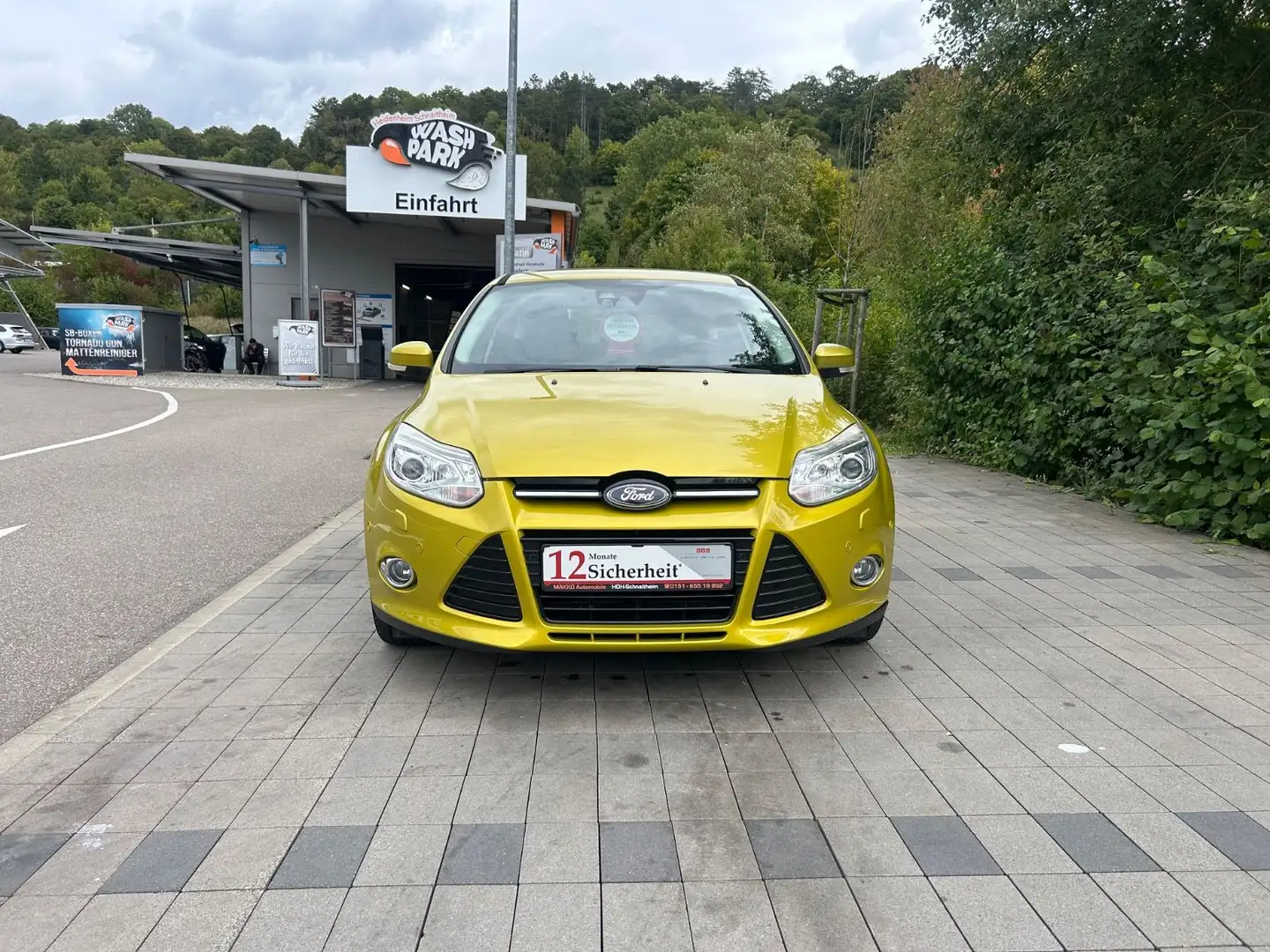 Ford Focus Lim. Titanium* TÜV-NEU 09.2027 ** - 2