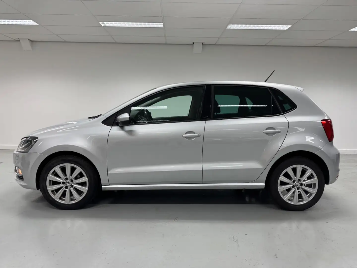 Volkswagen Polo 1.0 75-PK / BlUEMOTION / ALL-STAR / FULL OPTIONS Zilver - 2