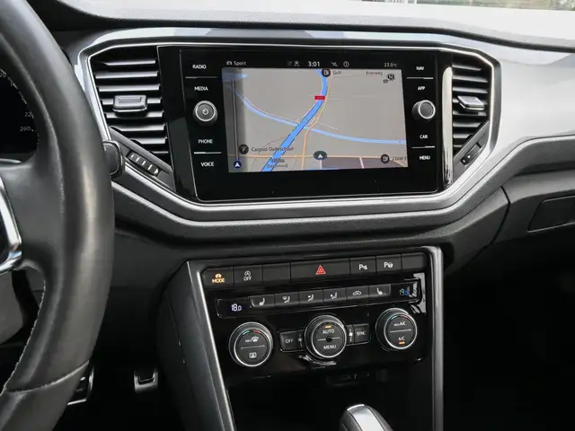 Volkswagen T-Roc view 26