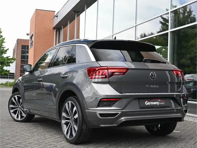 Volkswagen T-Roc view 4
