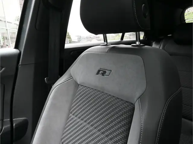 Volkswagen T-Roc view 27