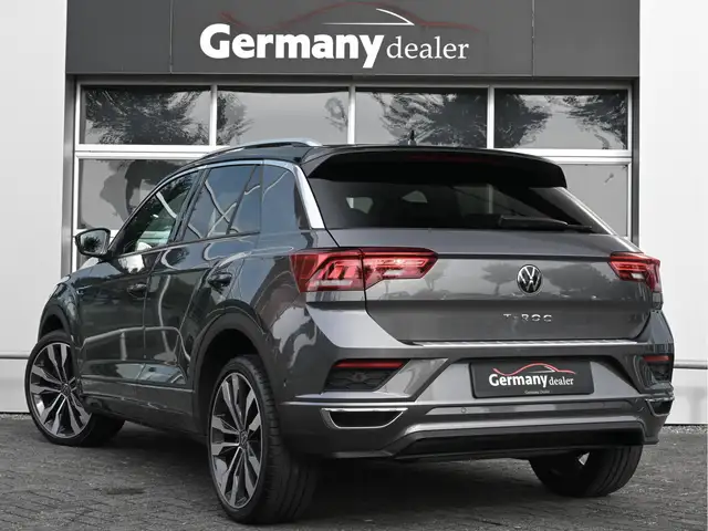 Volkswagen T-Roc view 9