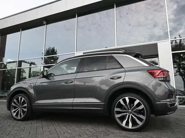 Volkswagen T-Roc view 11