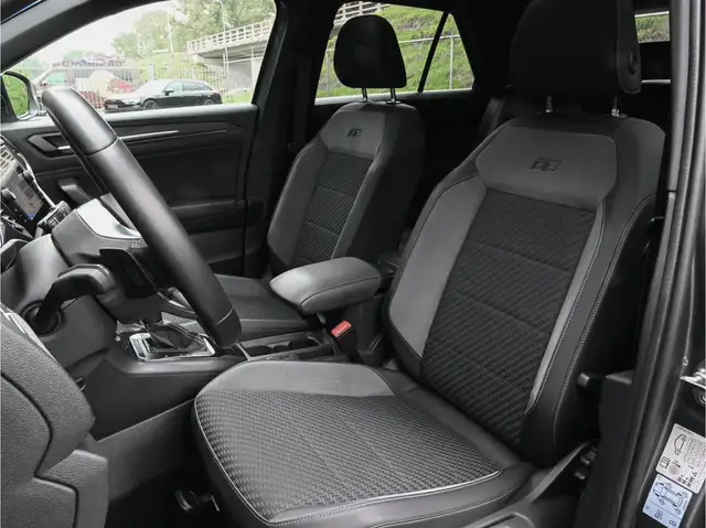 Volkswagen T-Roc view 28