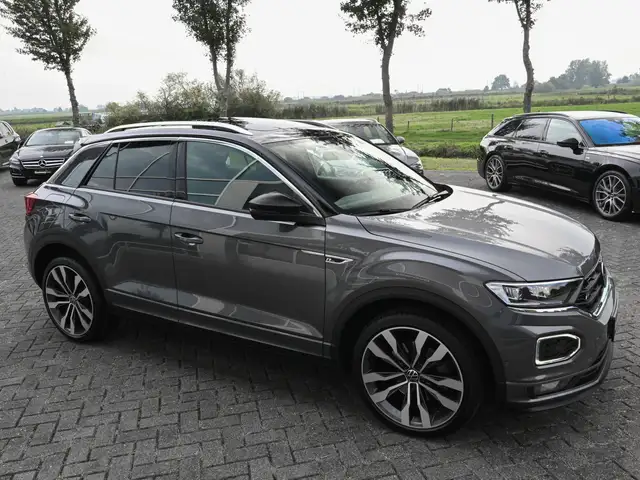 Volkswagen T-Roc view 18