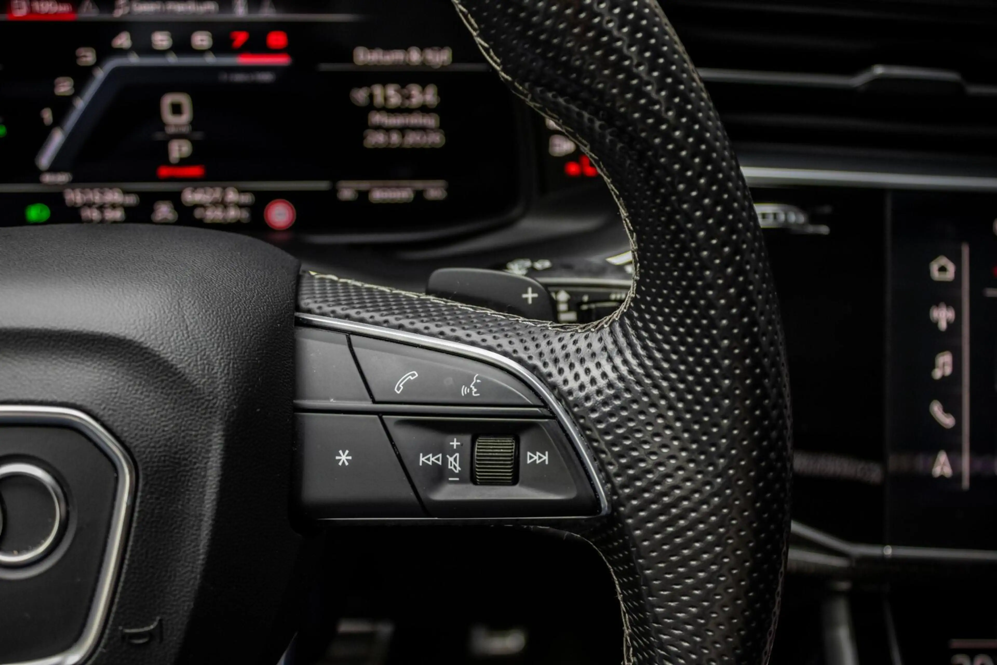 Audi SQ7 4.0 TFSI SQ7 quattro 7p — photo 49