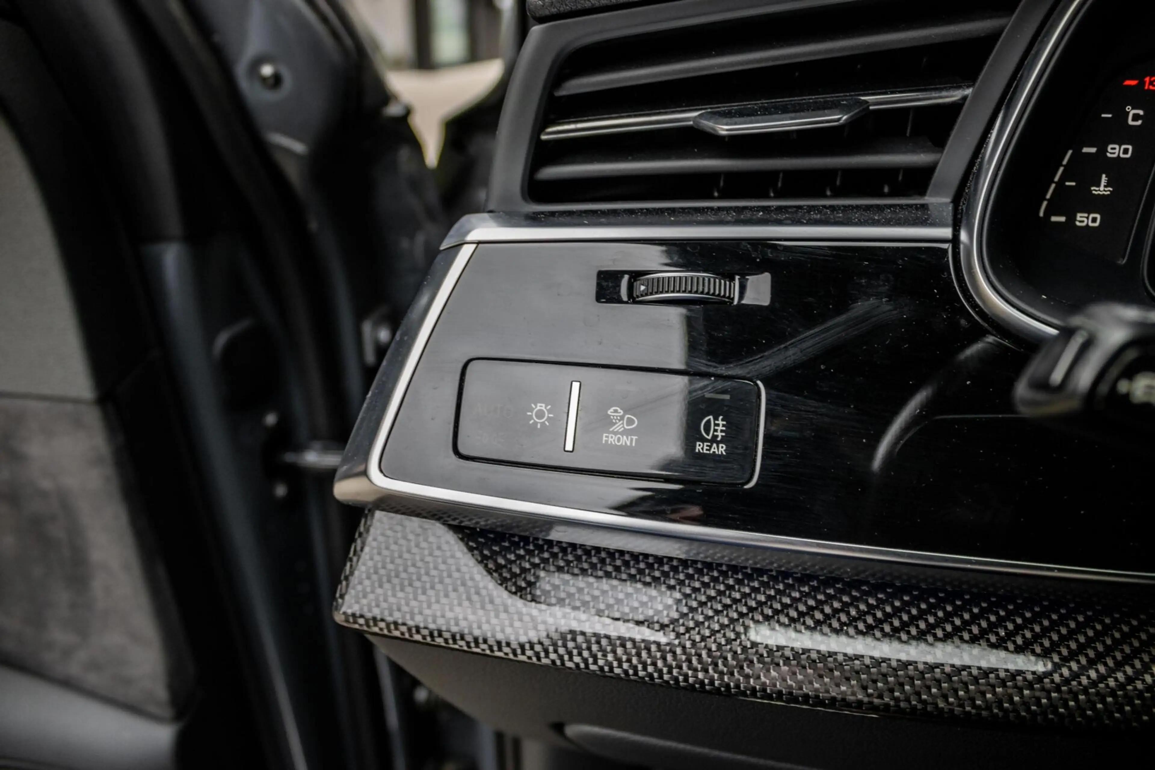 Audi SQ7 4.0 TFSI SQ7 quattro 7p — photo 48