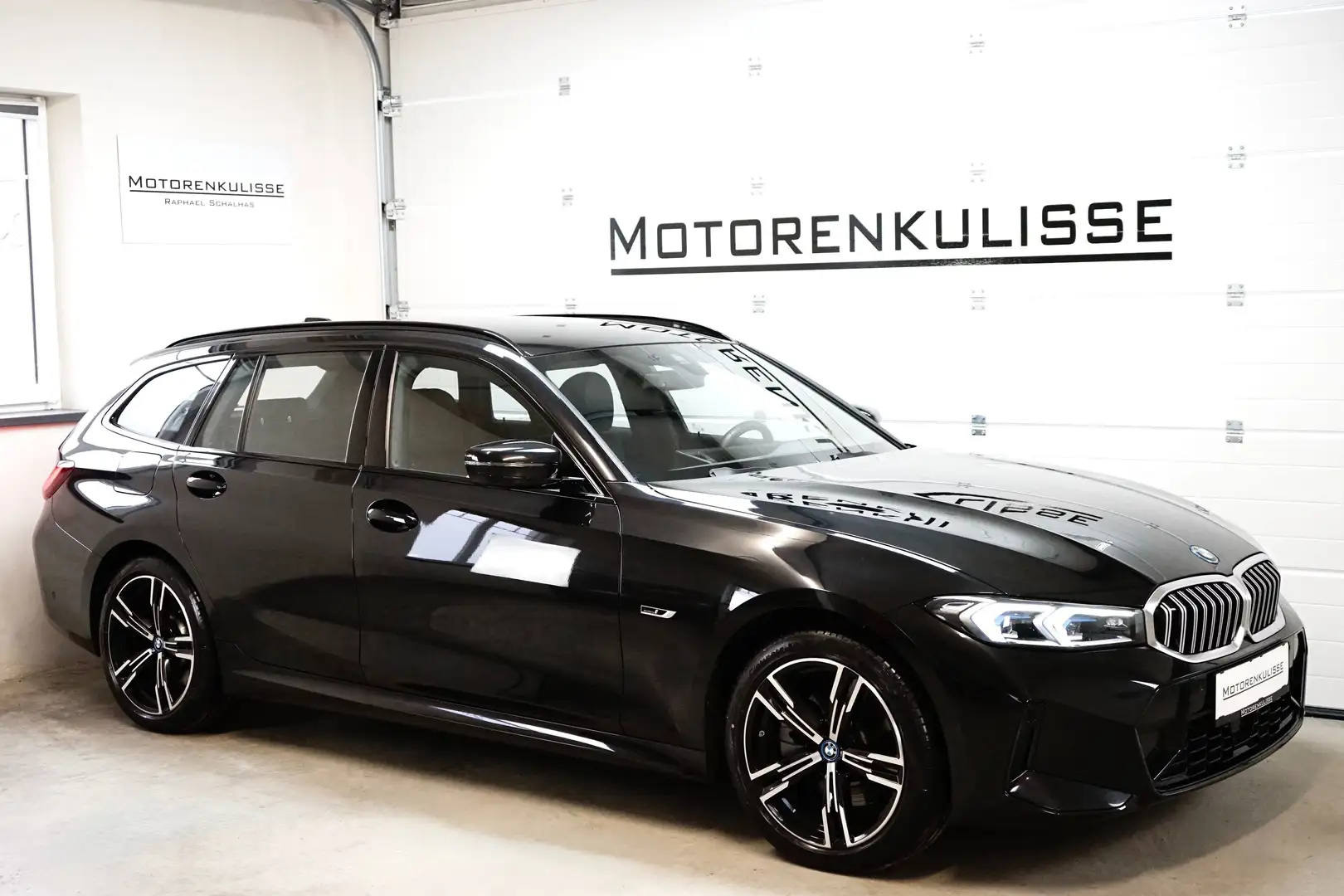 BMW 320 e xDrive Touring M Sport Aut - AHK - Akustik - DA+ Schwarz - 1