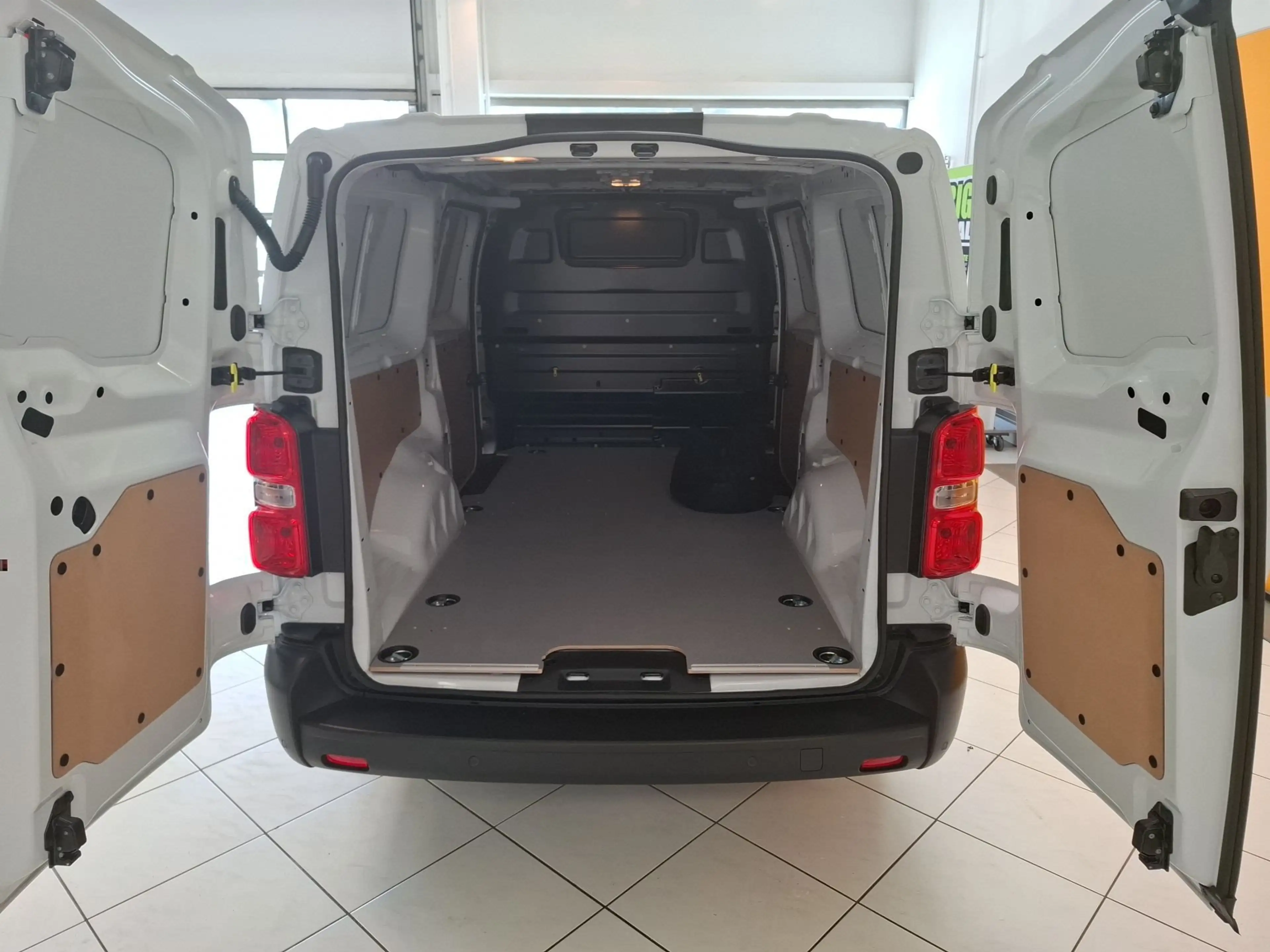 Toyota Proace Kasten L2 (75kWh) Kasten Electric Meister — photo 11