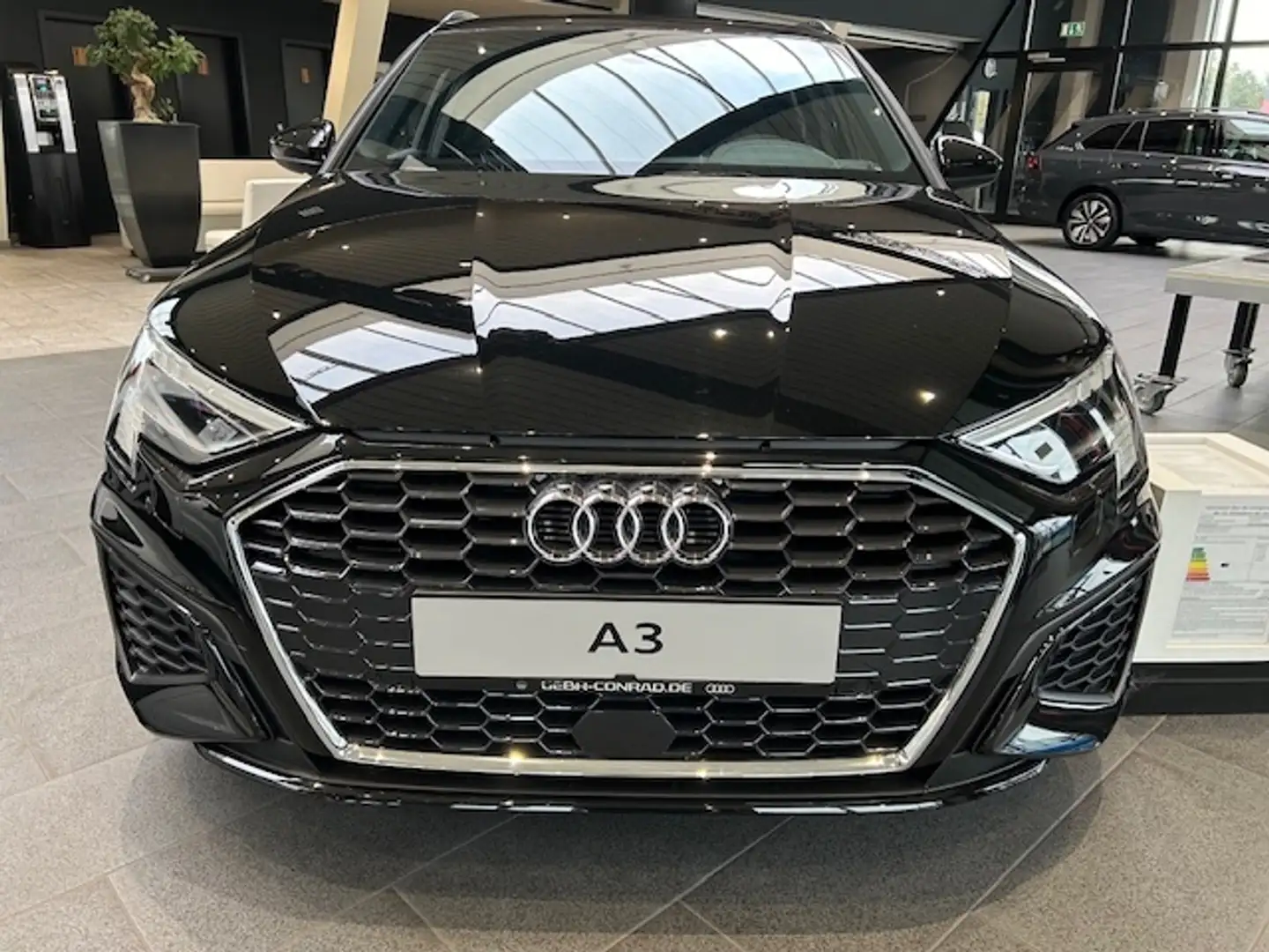 Audi A3 Sportback S line 35 TDI, NP: 59.000 € Schwarz - 2