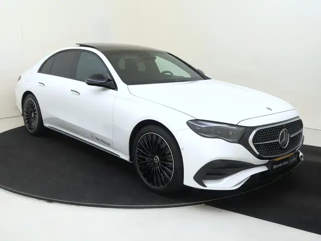 Mercedes-Benz E-Class view 2